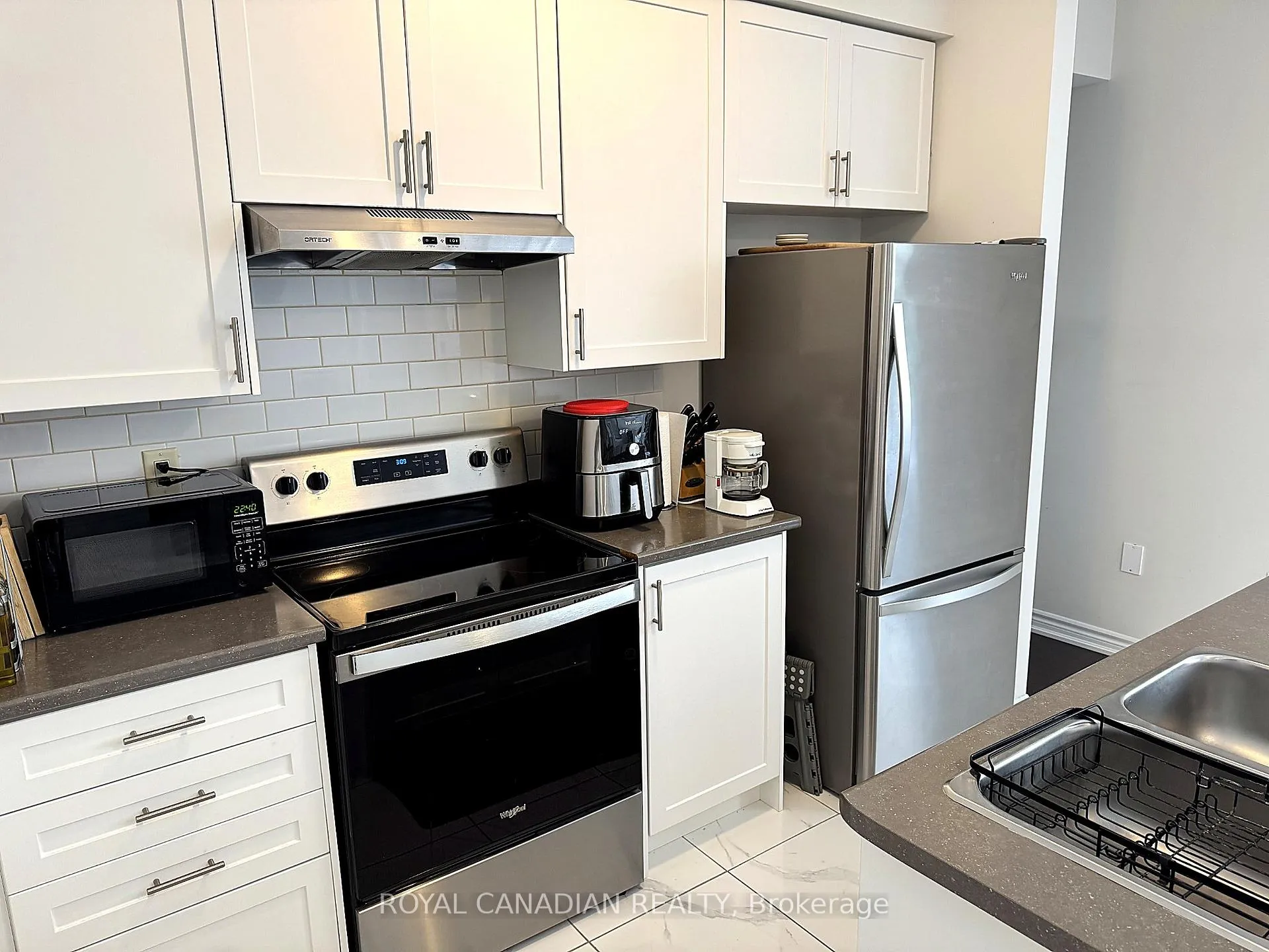 Photo 7 of Unit Main, 9 Bannister Road, Barrie, Rural Barrie Southeast — HOMEH