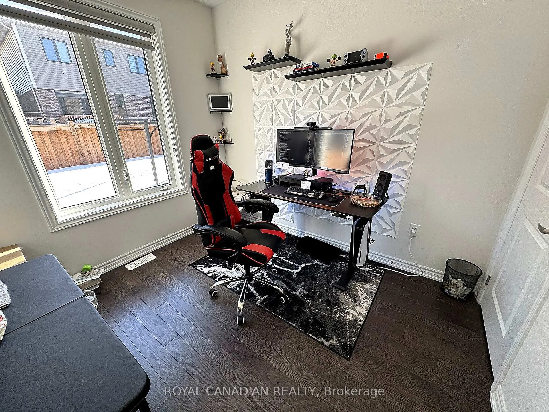 Photo 14 of Unit Main, 9 Bannister Road, Barrie, Rural Barrie Southeast — HOMEH