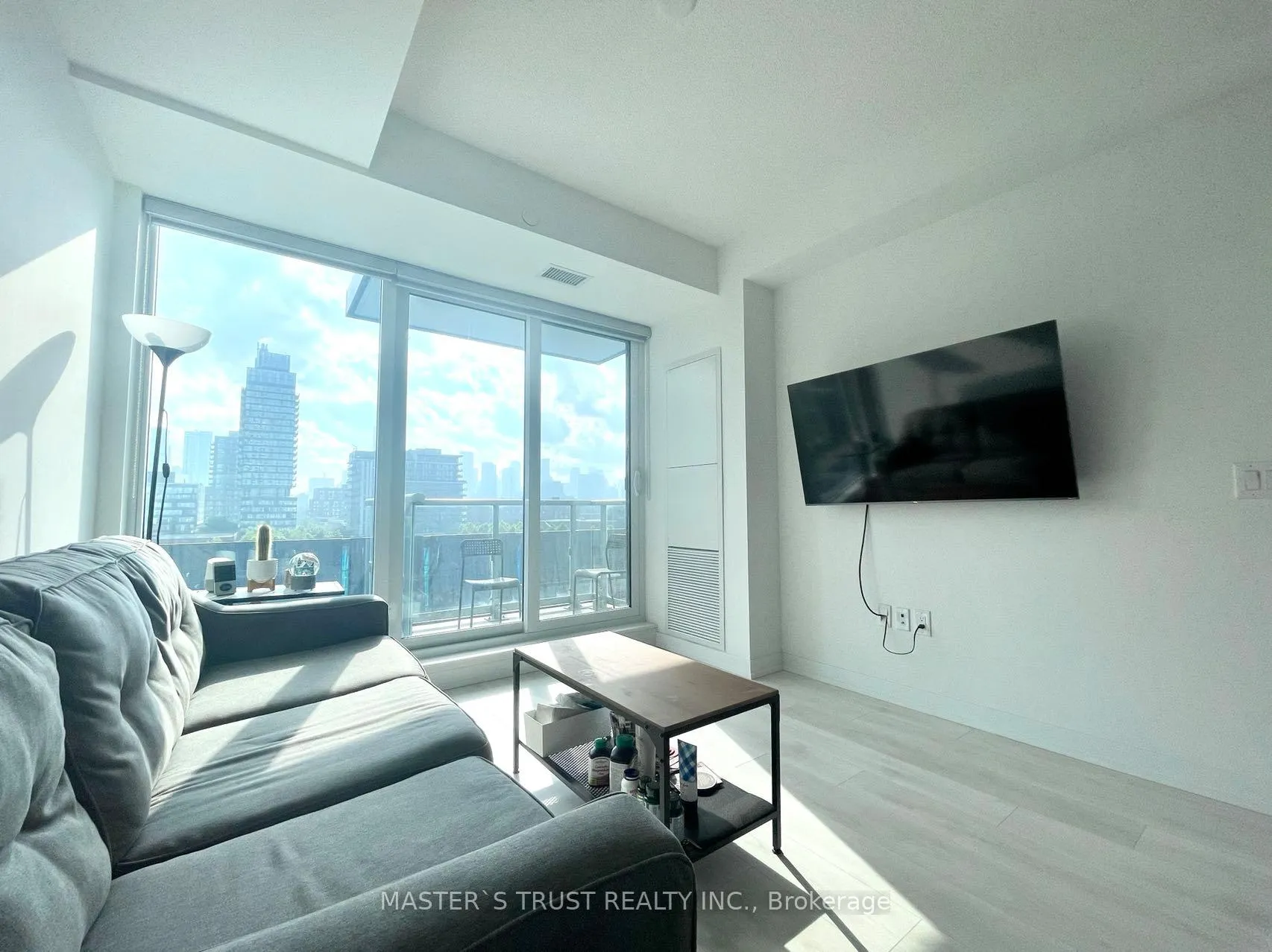 Photo 8 of Unit 508, 225 Sumach Street, Toronto, Regent Park — HOMEH