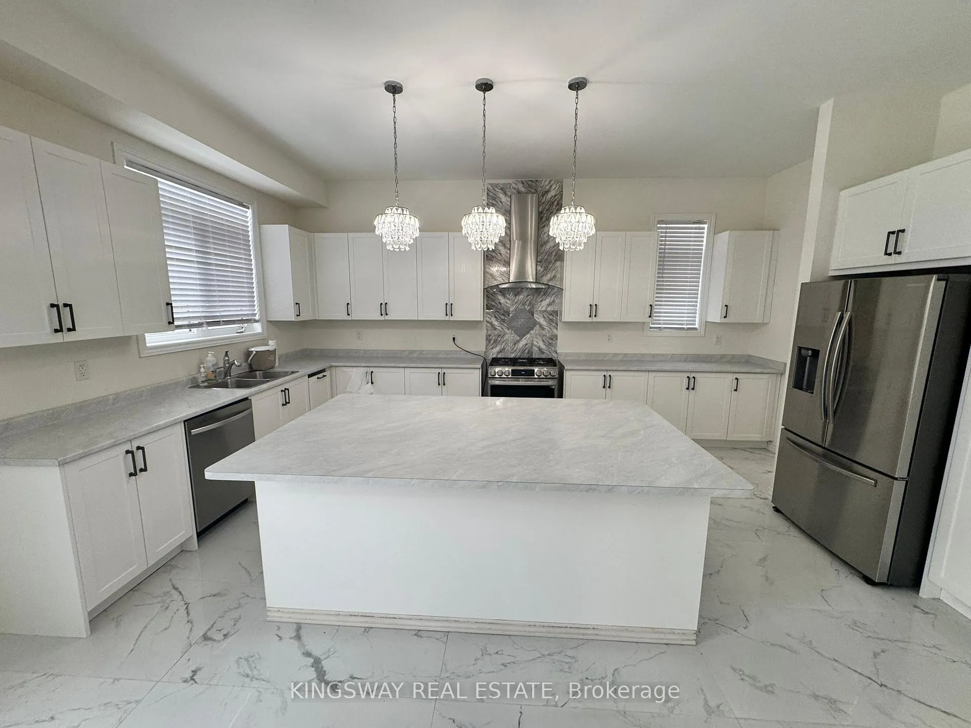 Photo 8 of 45 Sanford Circle, Springwater, Centre Vespra — HOMEH