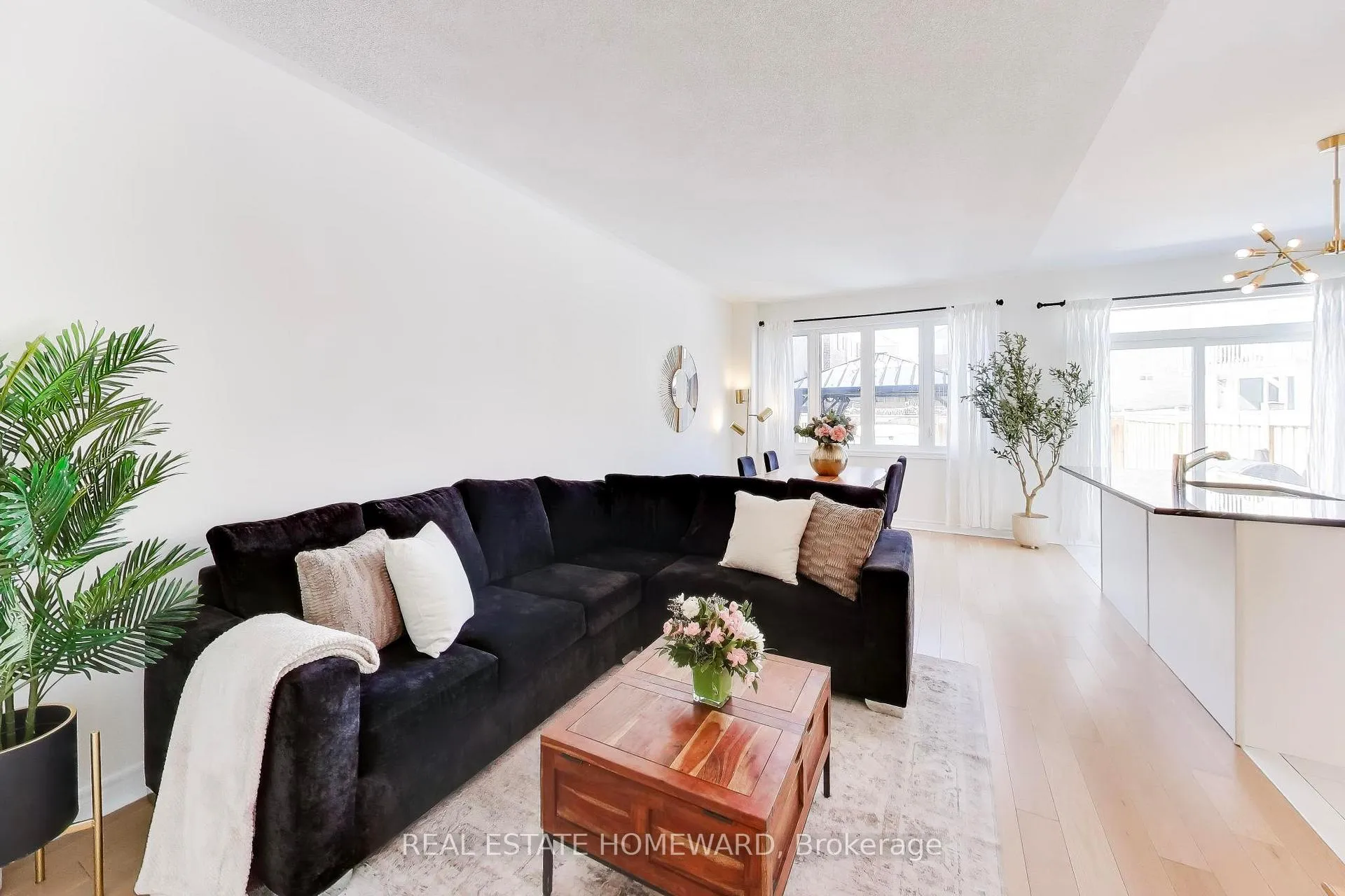 Photo 4 of 2608 Cerise Manor, Pickering, Rural Pickering — HOMEH