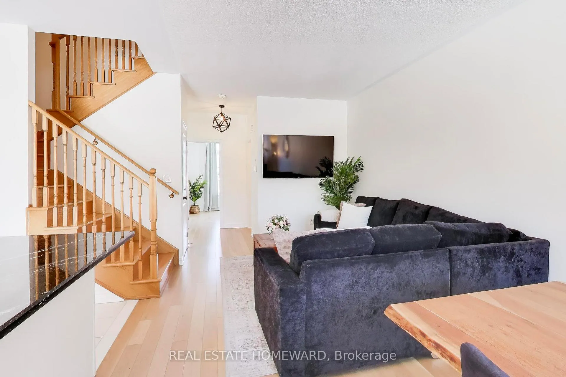 Photo 5 of 2608 Cerise Manor, Pickering, Rural Pickering — HOMEH