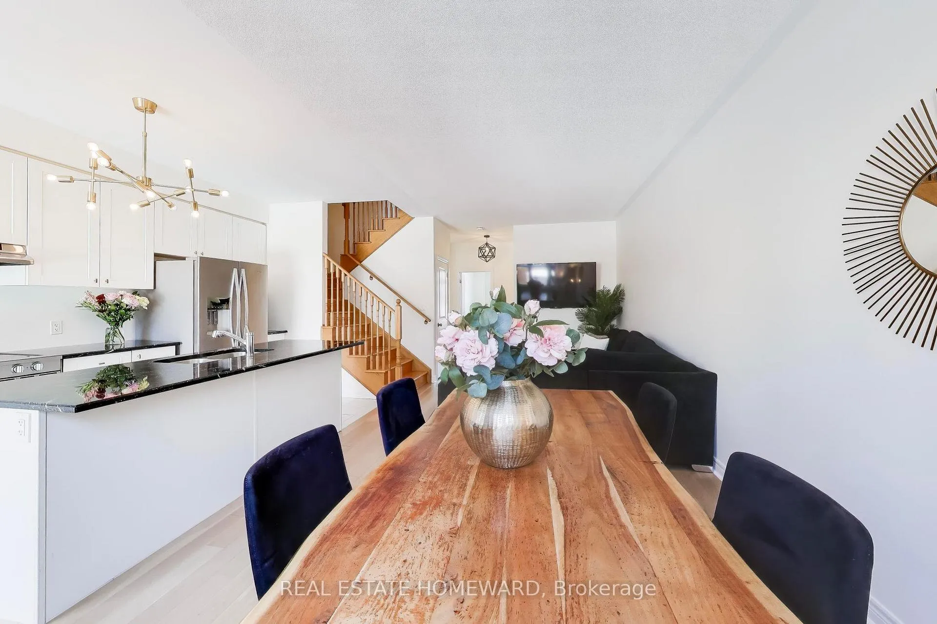 Photo 7 of 2608 Cerise Manor, Pickering, Rural Pickering — HOMEH