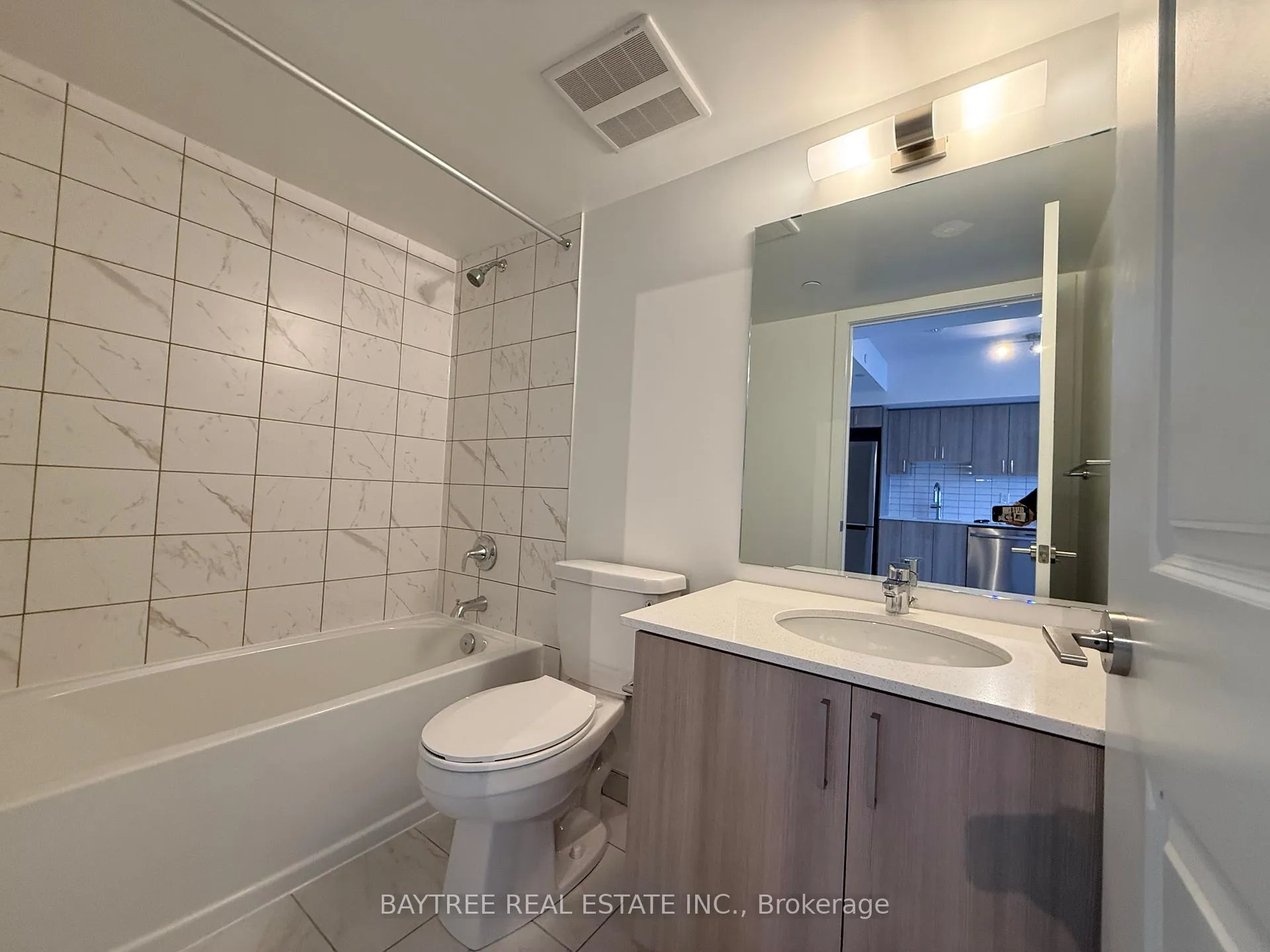 Photo 7 of Unit 903, 1010 Sandy Beach Road, Pickering, Bay Ridges — HOMEH