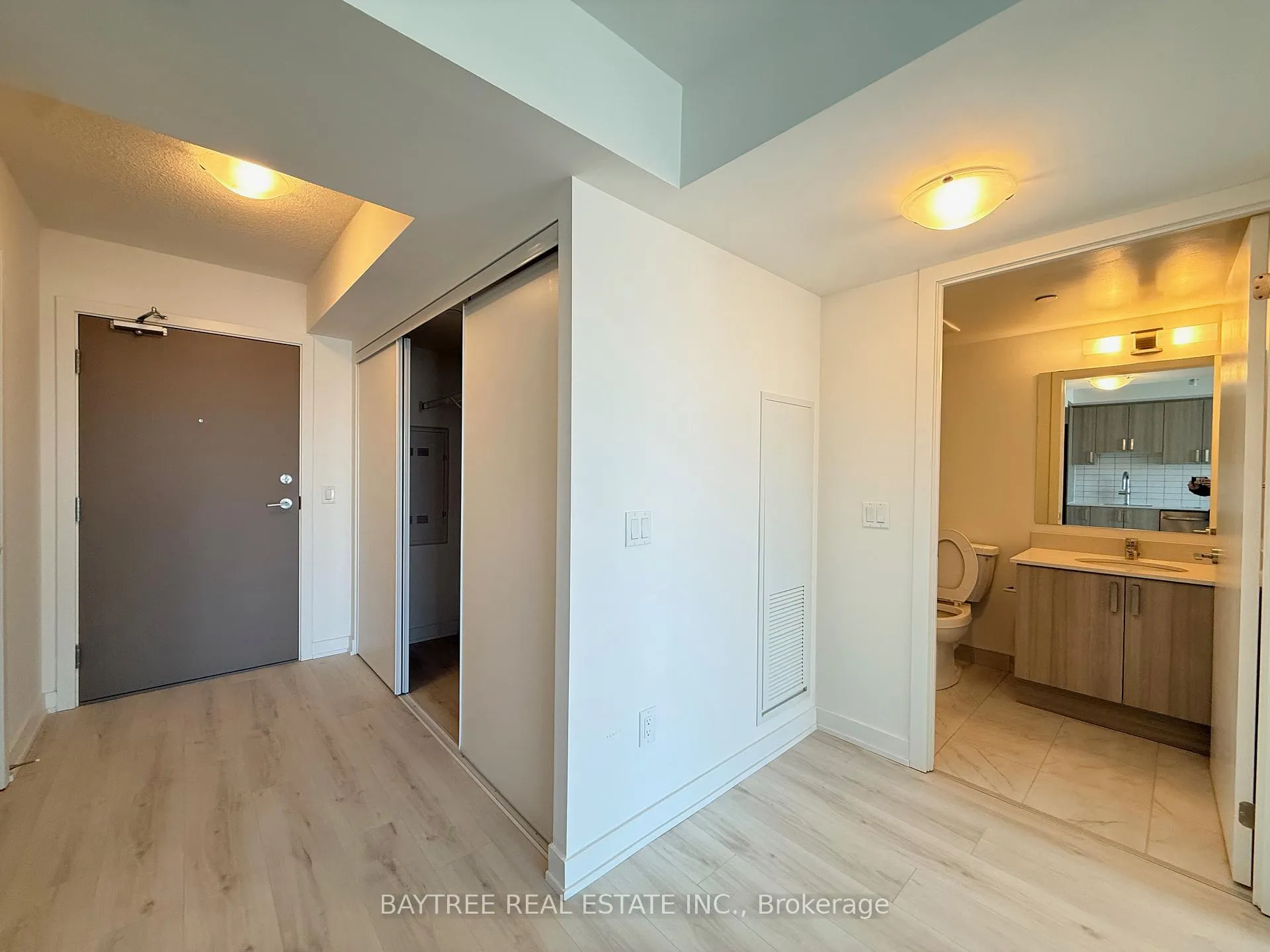 Photo 16 of Unit 903, 1010 Sandy Beach Road, Pickering, Bay Ridges — HOMEH