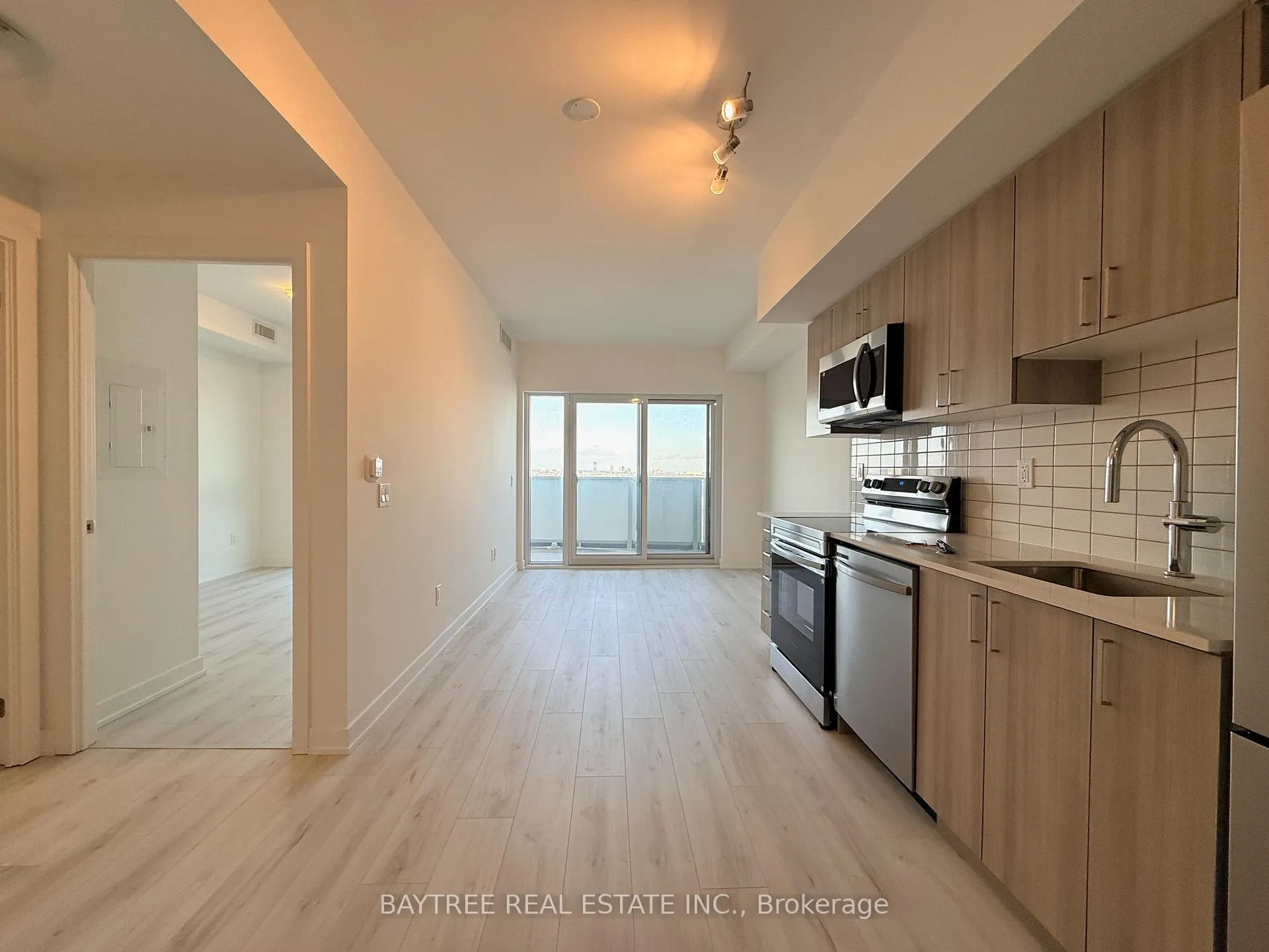 Photo 1 of Unit 1603, 1010 Sandy Beach Road, Pickering, Bay Ridges — HOMEH