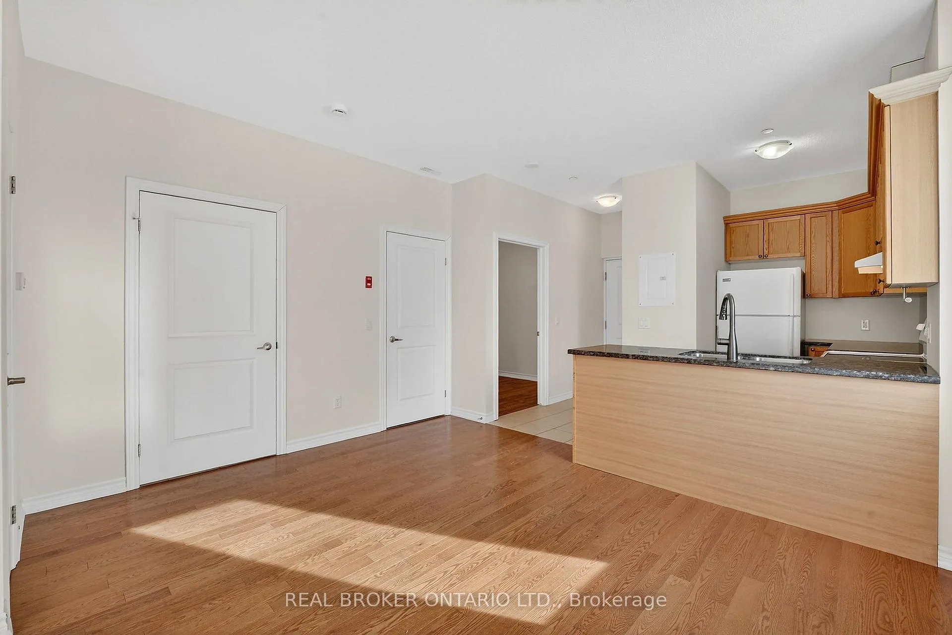 Photo 12 of Unit 102, 95 Wilson Street W, Hamilton, Ancaster — HOMEH
