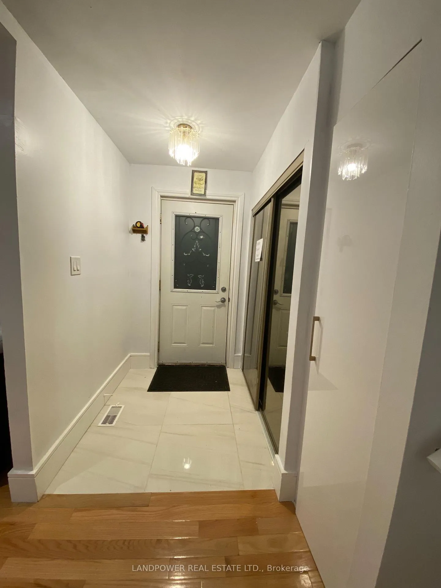Photo 2 of Unit Main Floor, 898 Reytan Boulevard, Pickering, Bay Ridges — HOMEH