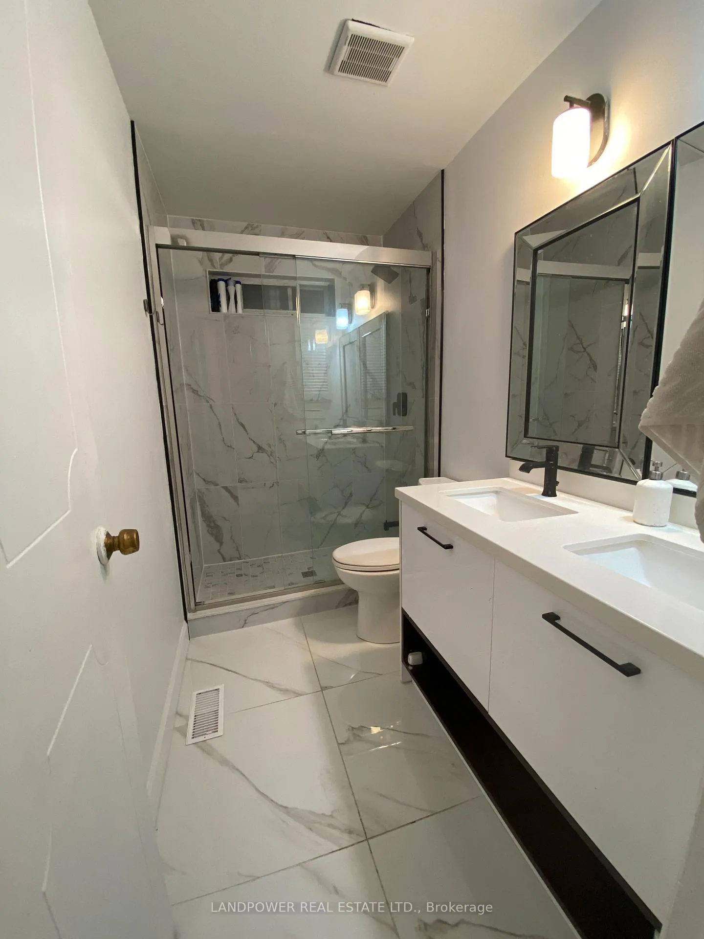 Photo 8 of Unit Main Floor, 898 Reytan Boulevard, Pickering, Bay Ridges — HOMEH