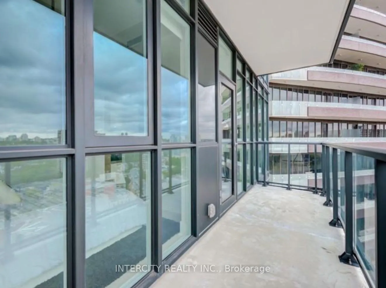 Photo 15 of Unit 1802, 32 Davenport Road, Toronto, The Annex — HOMEH