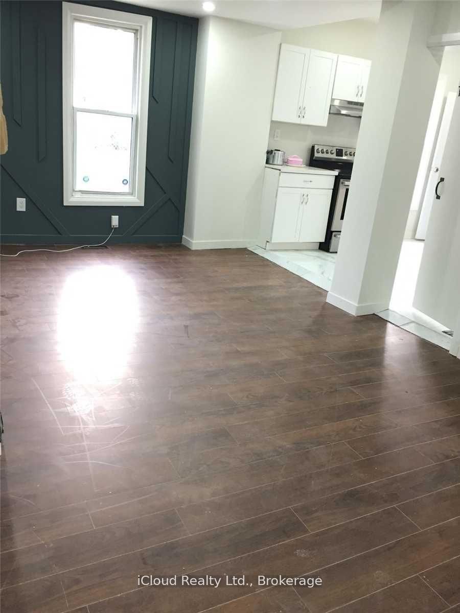 Photo 3 of 254 Tuscarora Street, Windsor — HOMEH