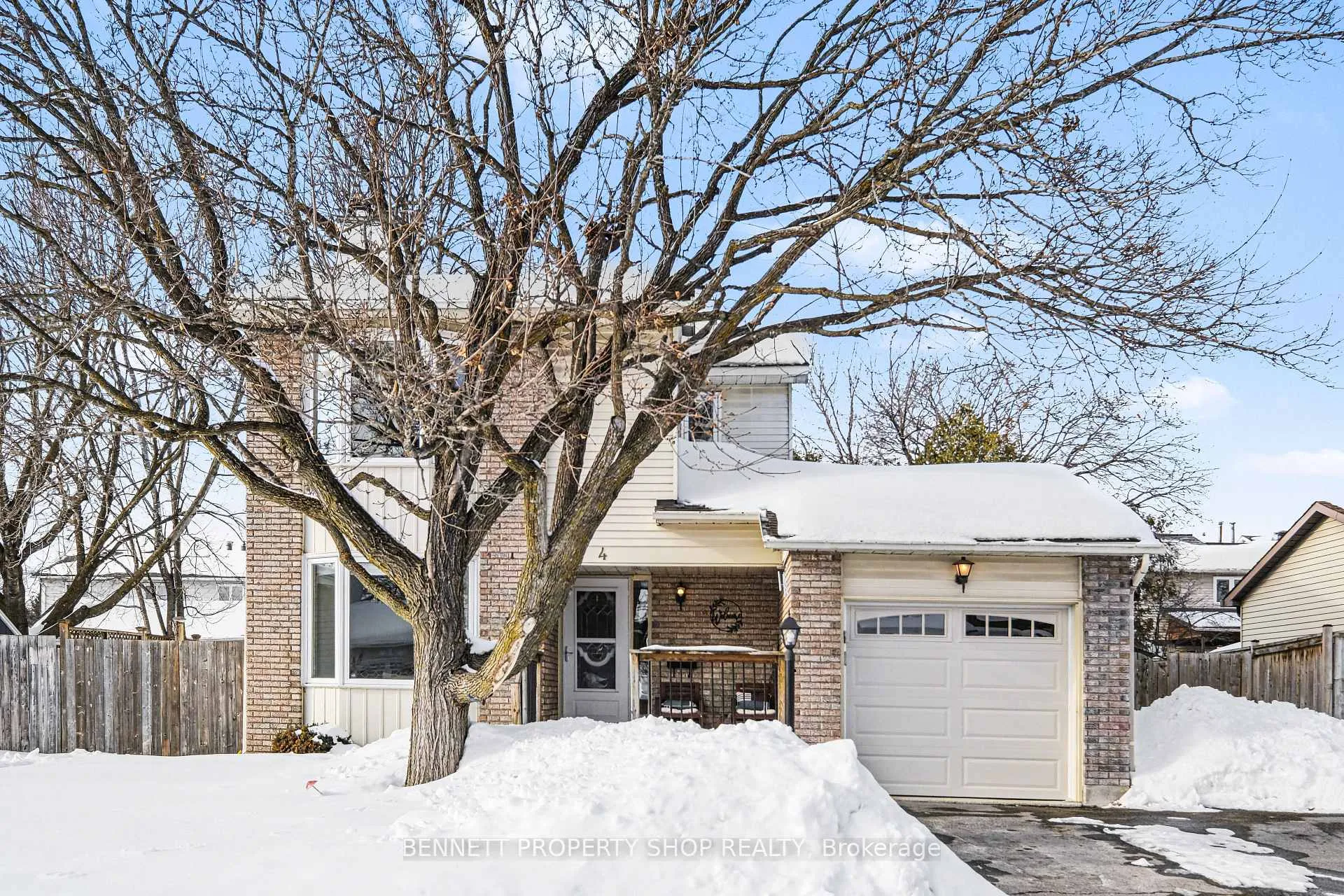 Photo 1 of 4 Bartley Crescent, Ottawa, Barrhaven - On the Green — HOMEH