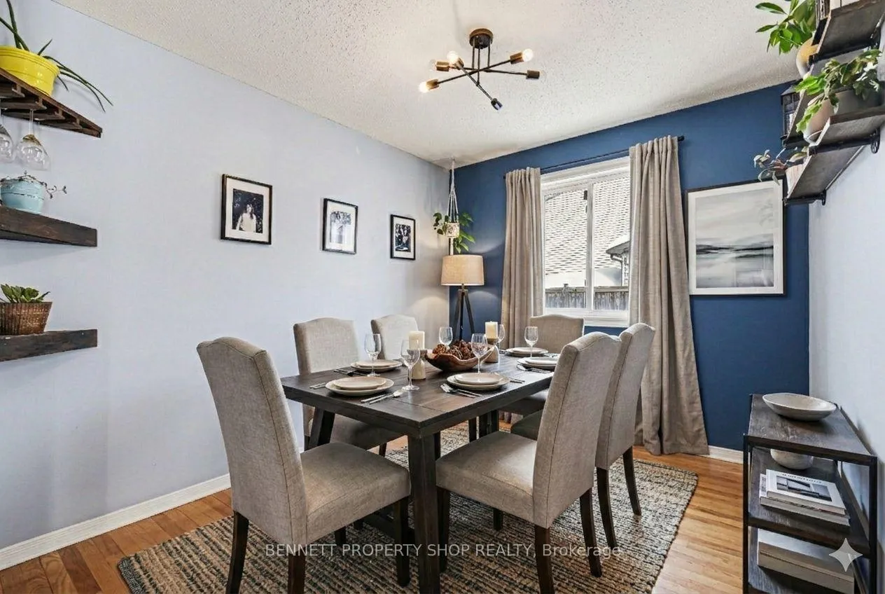 Photo 6 of 4 Bartley Crescent, Ottawa, Barrhaven - On the Green — HOMEH