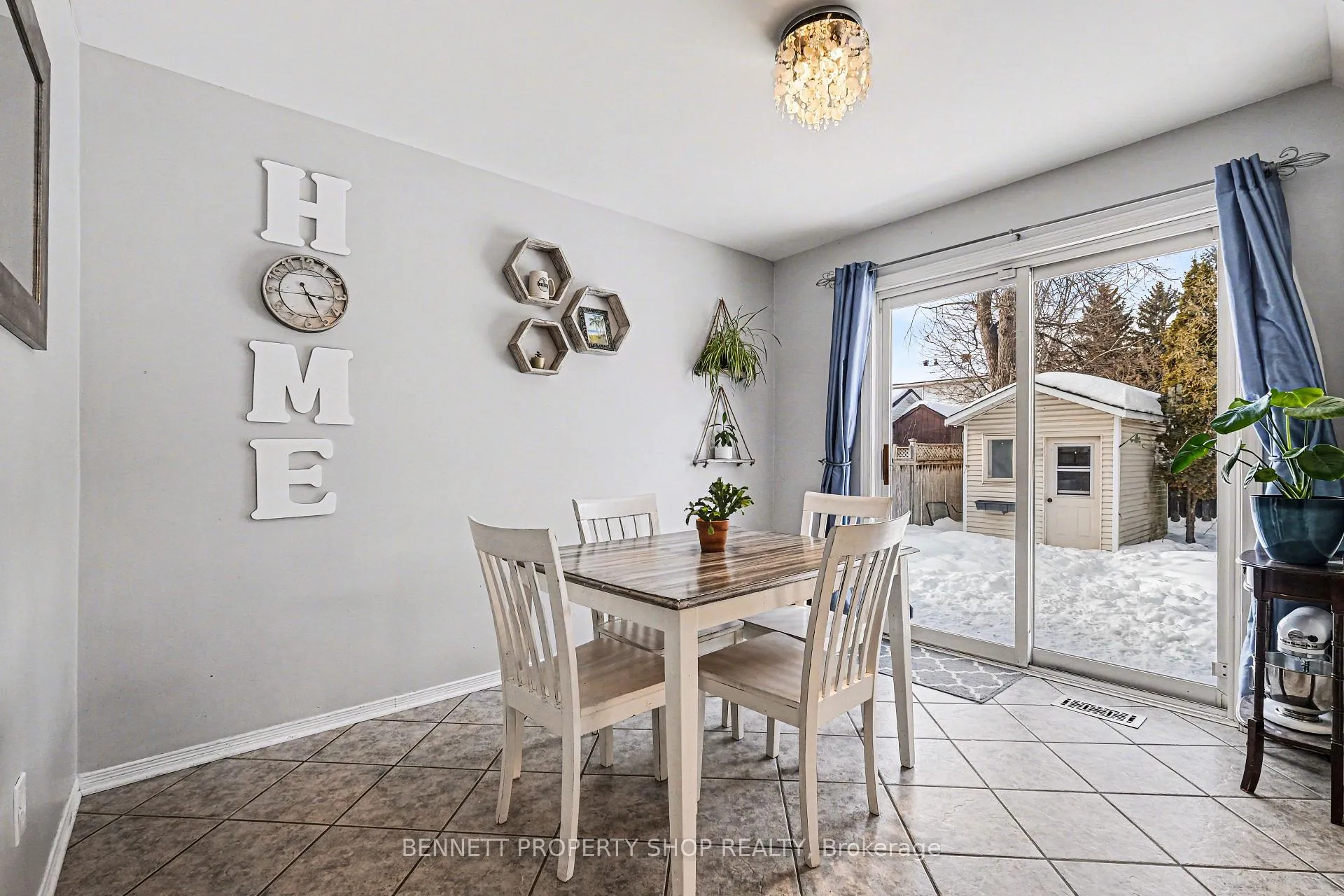 Photo 10 of 4 Bartley Crescent, Ottawa, Barrhaven - On the Green — HOMEH