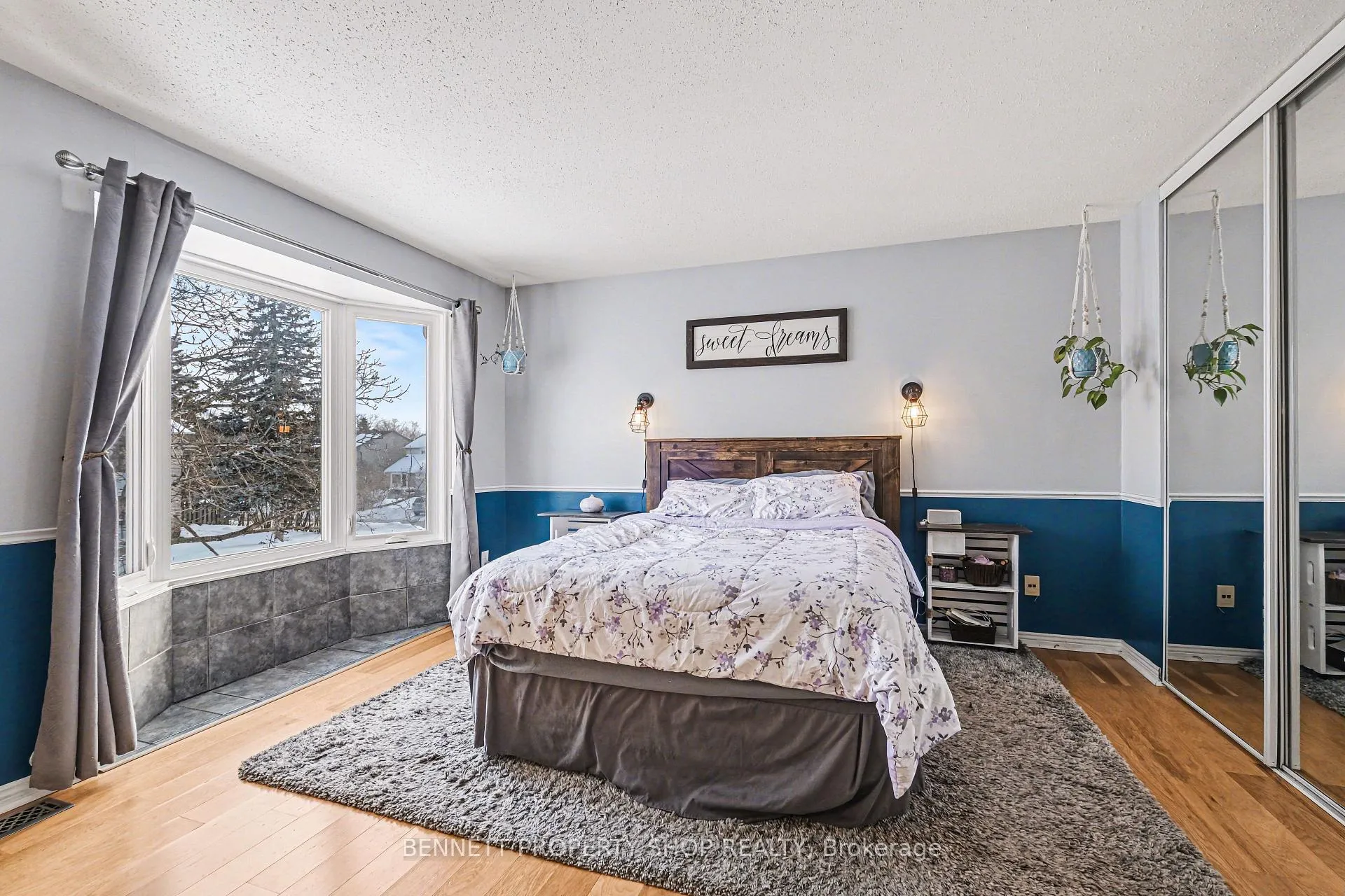Photo 12 of 4 Bartley Crescent, Ottawa, Barrhaven - On the Green — HOMEH