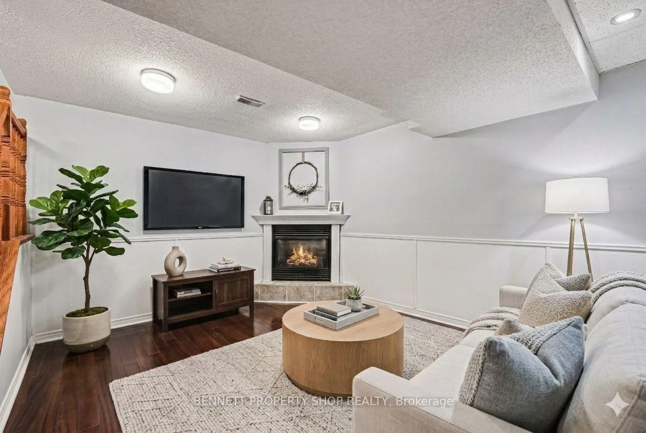 Photo 18 of 4 Bartley Crescent, Ottawa, Barrhaven - On the Green — HOMEH