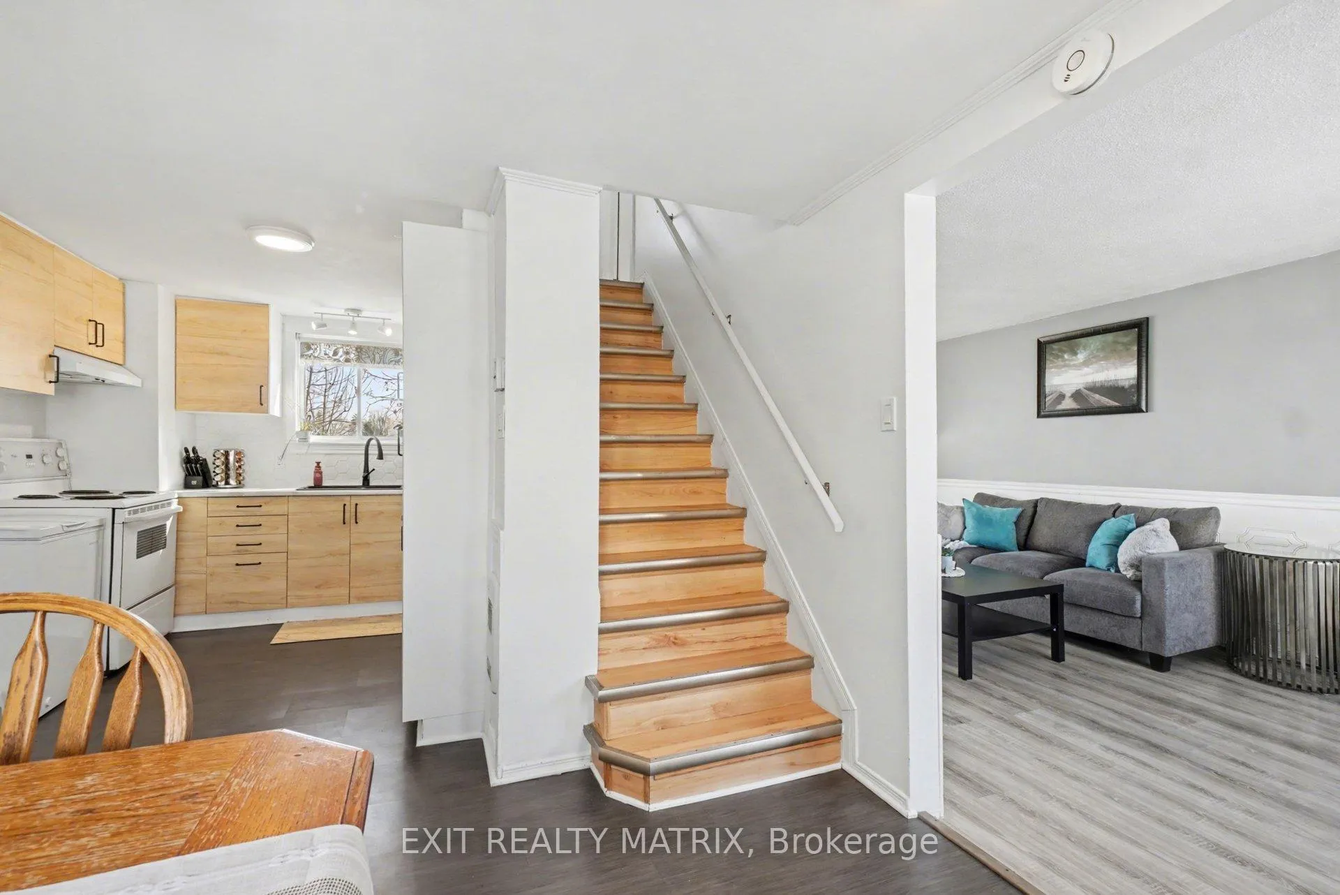 Photo 5 of 23 Charles Street, North Stormont, North Stormont (Finch) Twp — HOMEH