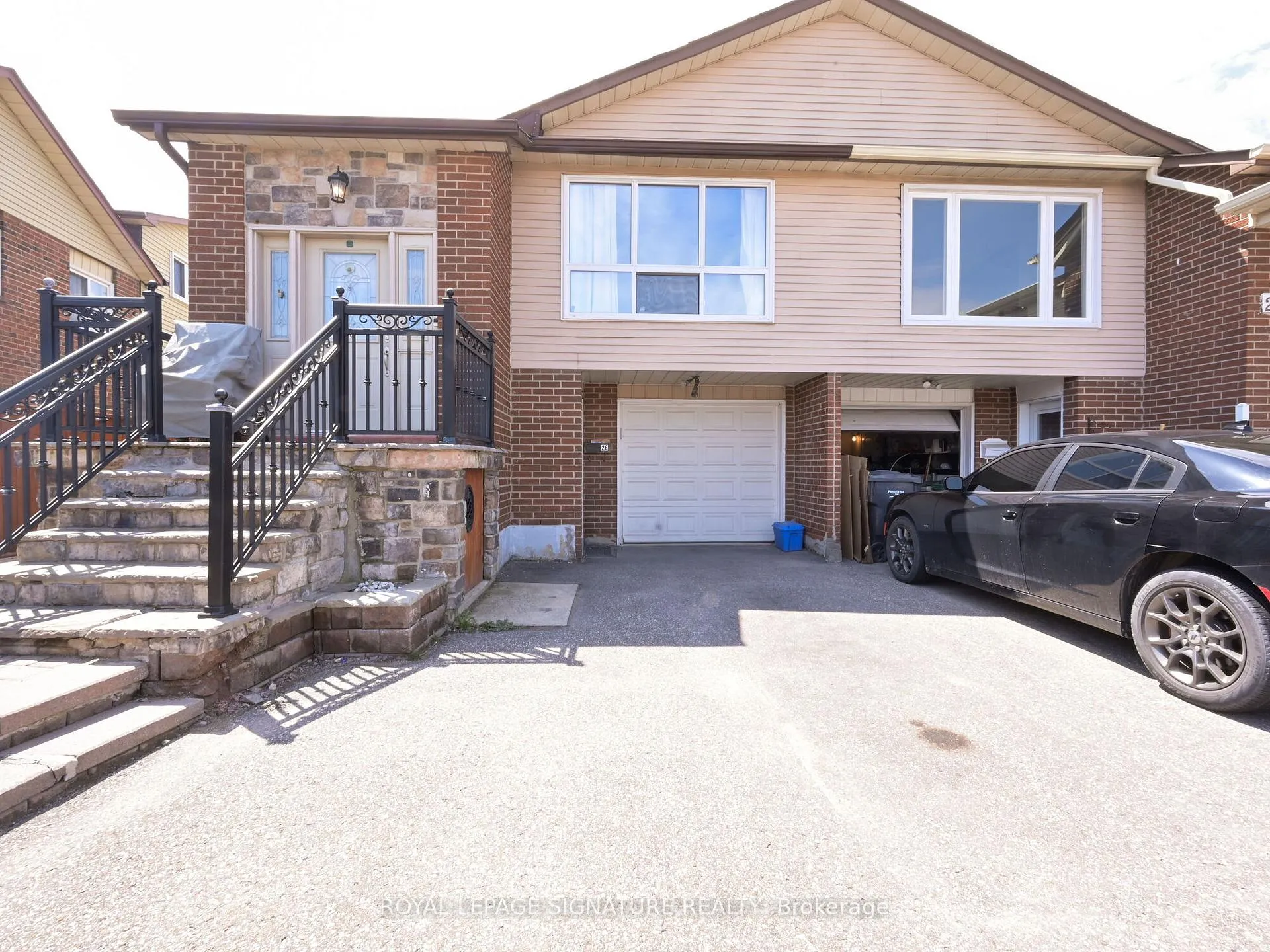 Front of Unit Lower, 26 Peterson Court
