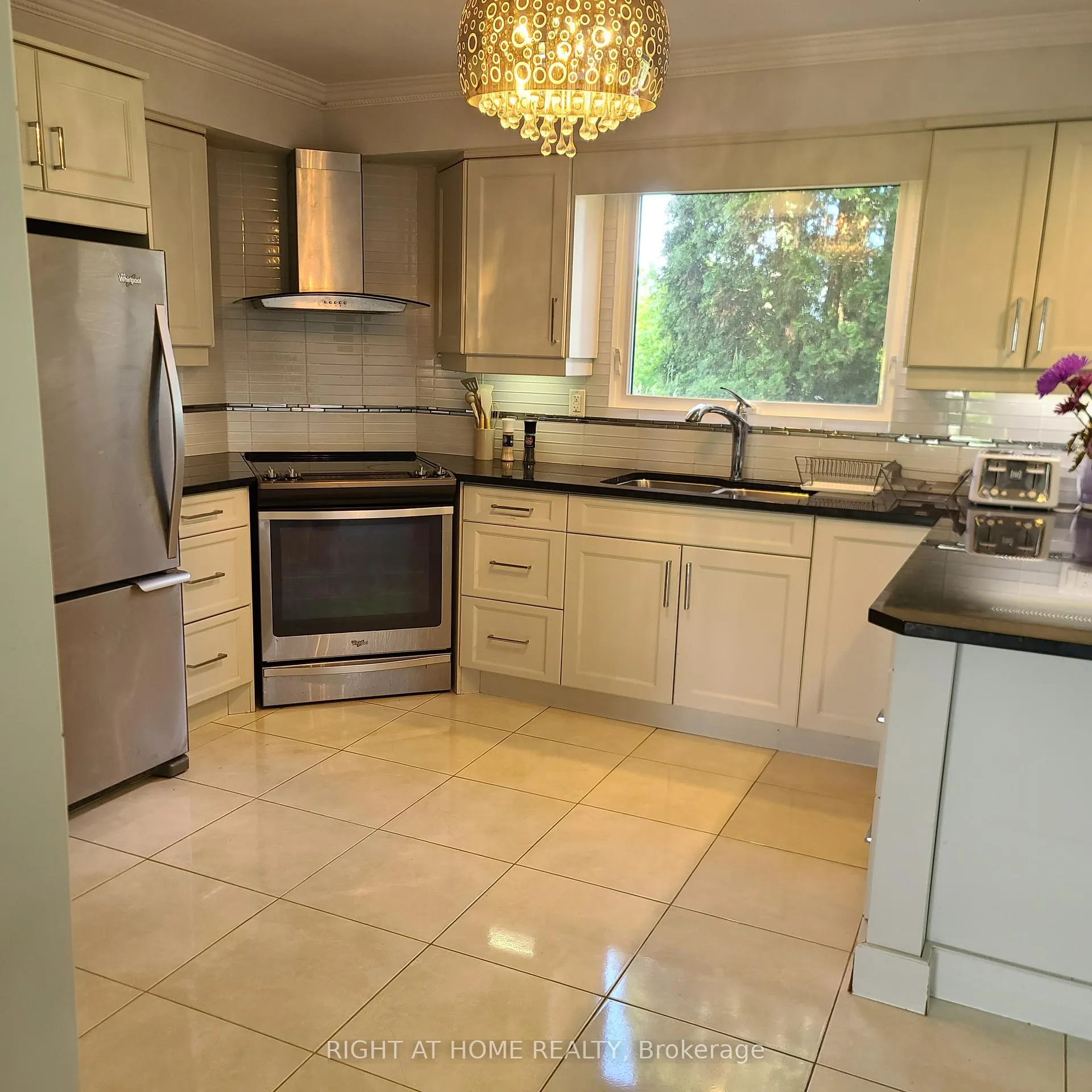Photo 4 of 2853 Bellwood Drive, Clarington, Rural Clarington — HOMEH