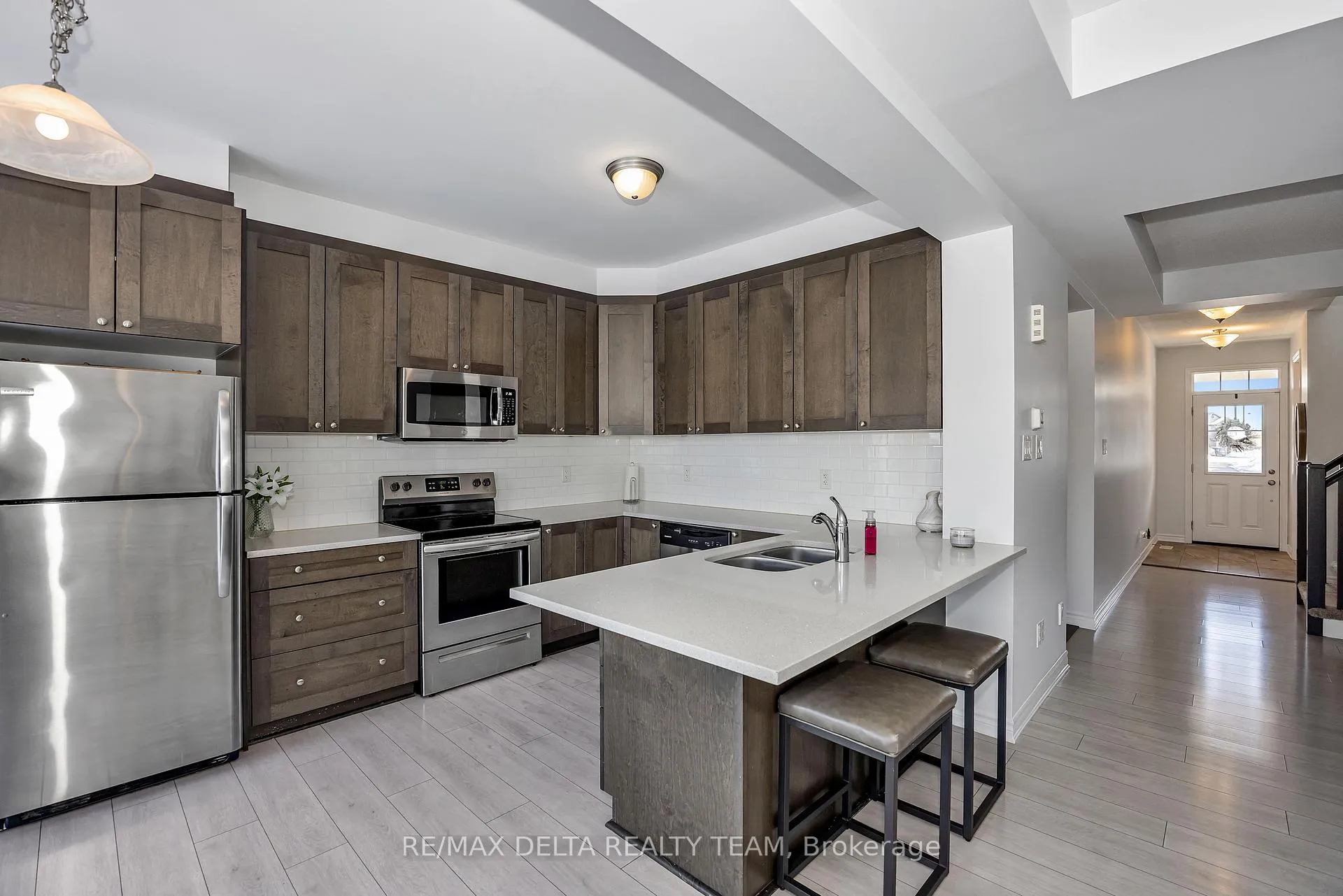 Photo 10 of 255 Willow Aster Circle, Ottawa, Avalon West — HOMEH