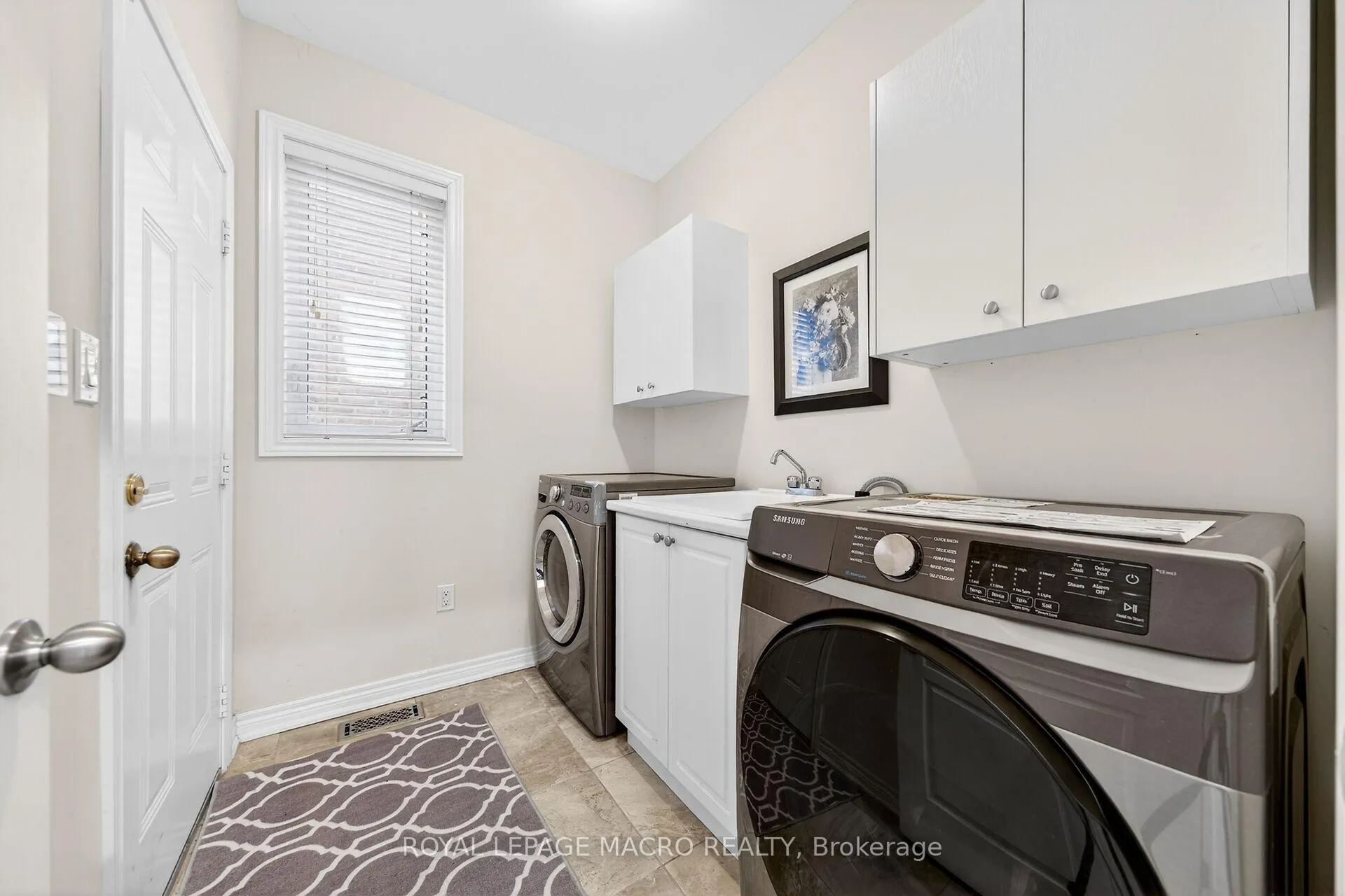 Photo 7 of 132 Grandell Drive, Hamilton, Meadowlands — HOMEH