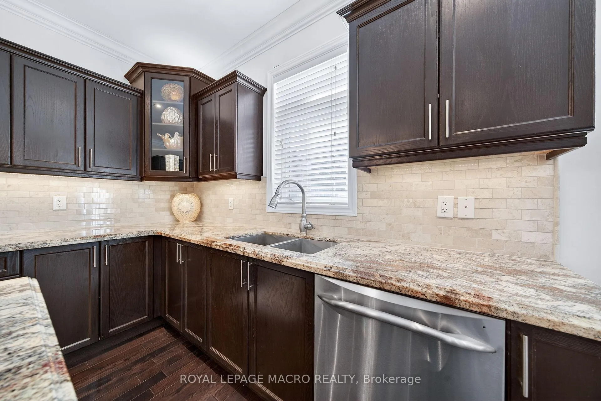 Photo 13 of 132 Grandell Drive, Hamilton, Meadowlands — HOMEH