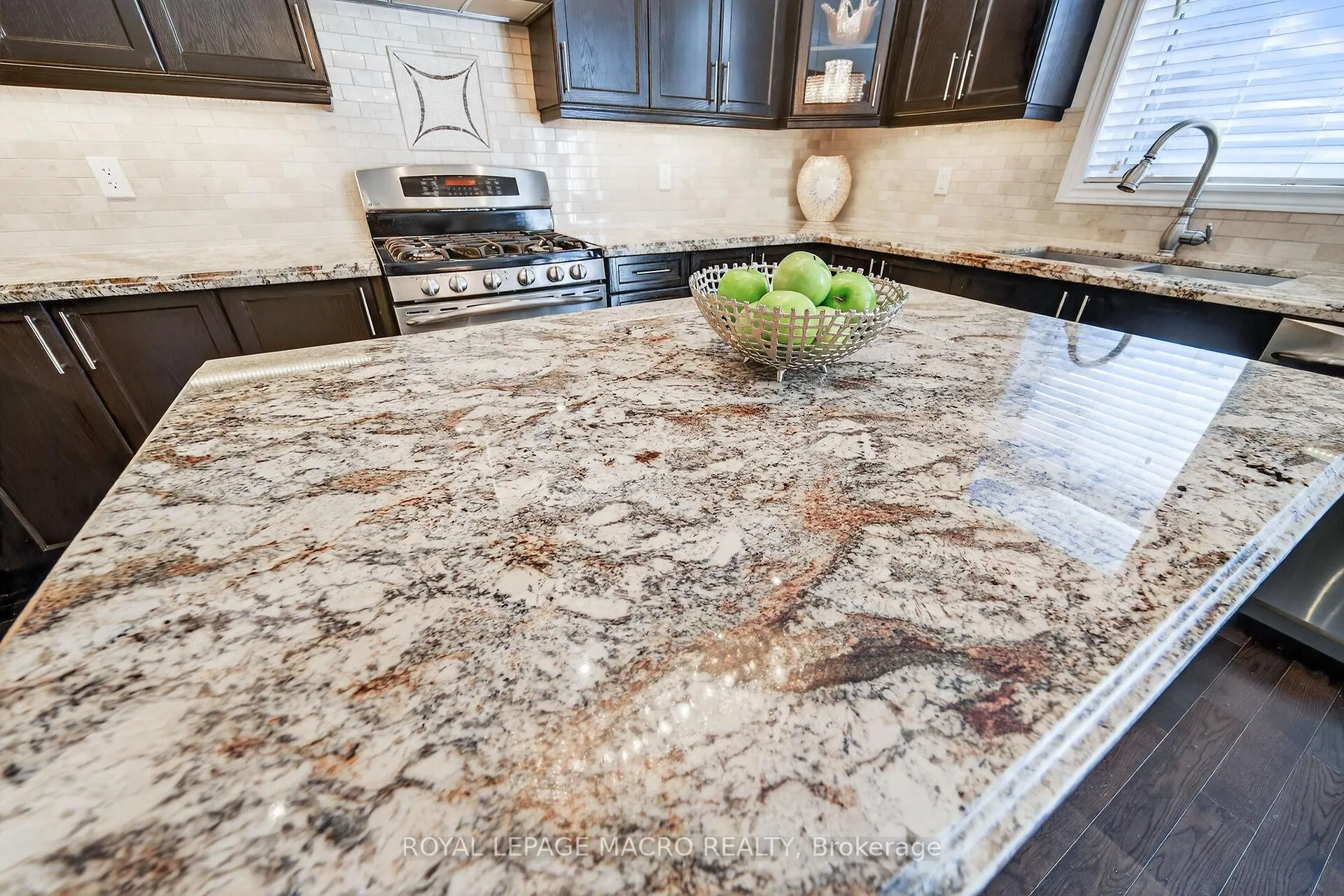Photo 17 of 132 Grandell Drive, Hamilton, Meadowlands — HOMEH