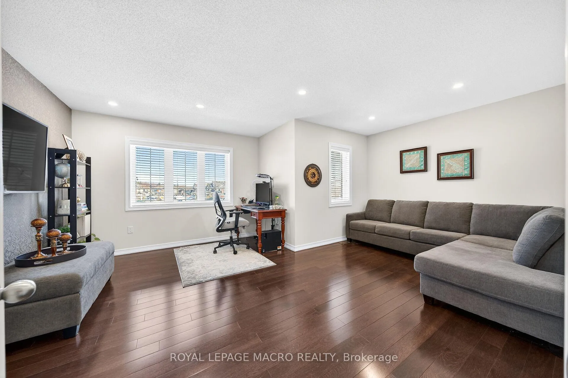 Photo 25 of 132 Grandell Drive, Hamilton, Meadowlands — HOMEH