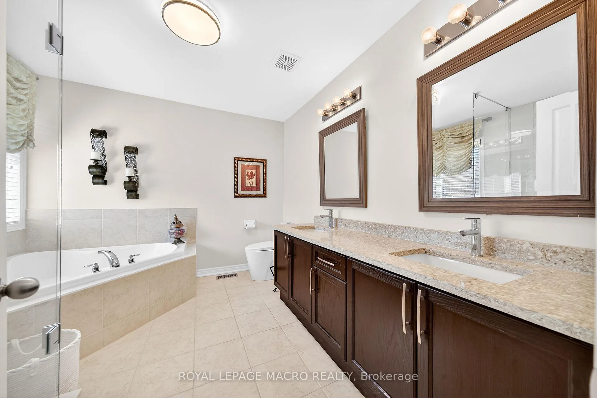 Photo 31 of 132 Grandell Drive, Hamilton, Meadowlands — HOMEH
