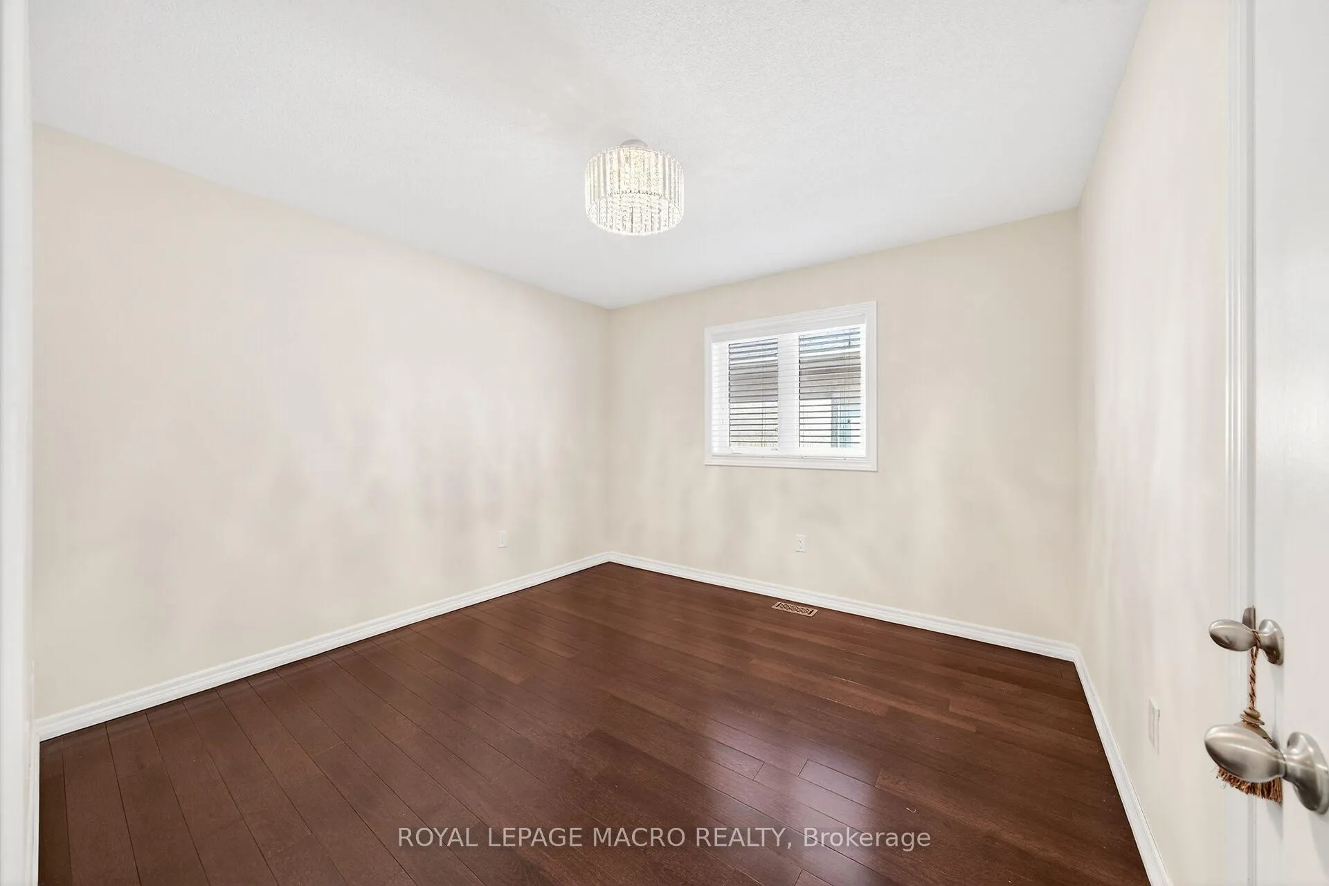 Photo 34 of 132 Grandell Drive, Hamilton, Meadowlands — HOMEH