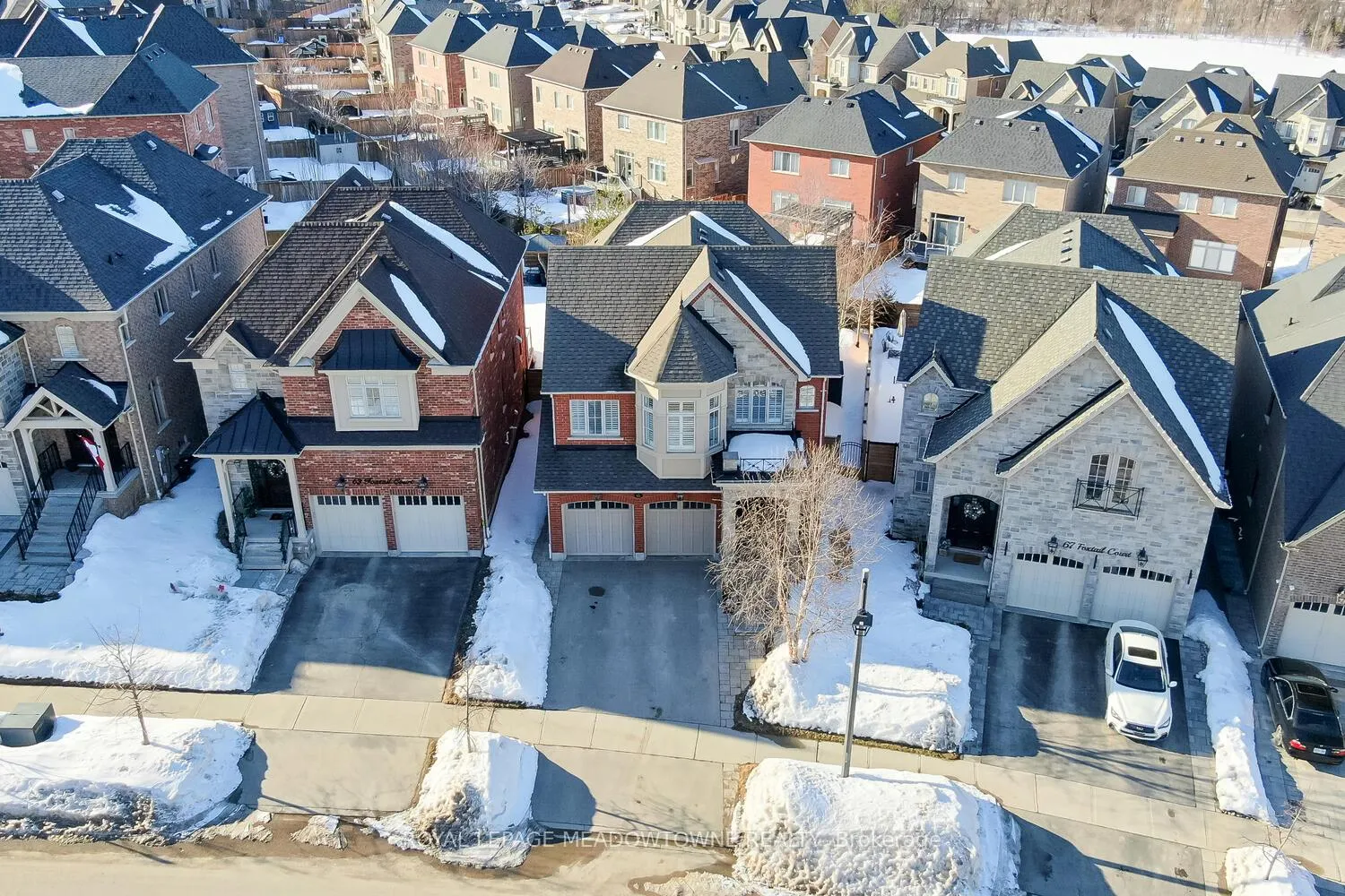 Photo 2 of 65 Foxtail Court, Halton Hills, Georgetown — HOMEH