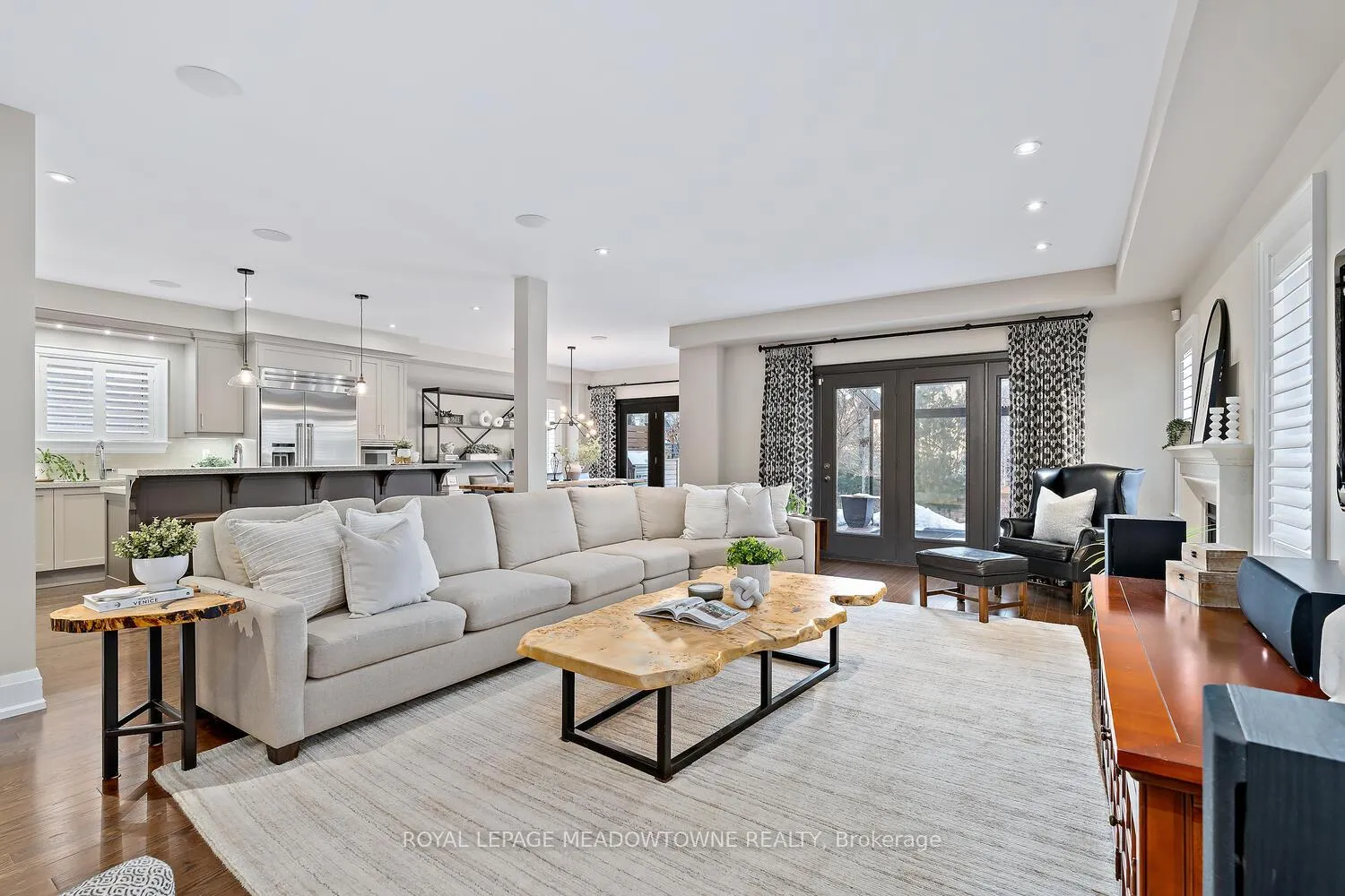 Photo 9 of 65 Foxtail Court, Halton Hills, Georgetown — HOMEH