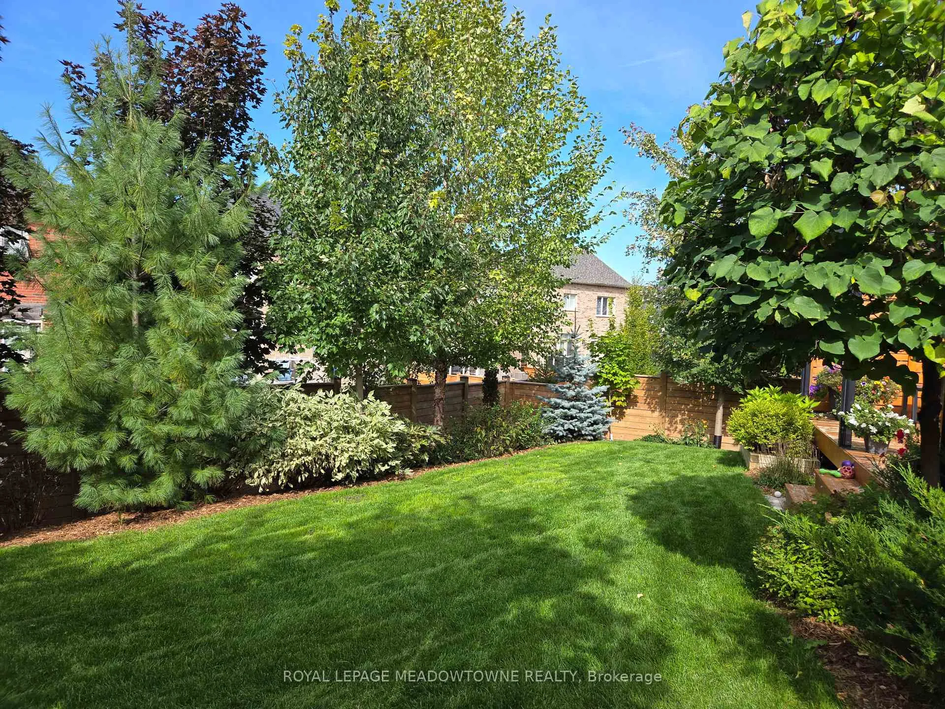 Photo 44 of 65 Foxtail Court, Halton Hills, Georgetown — HOMEH