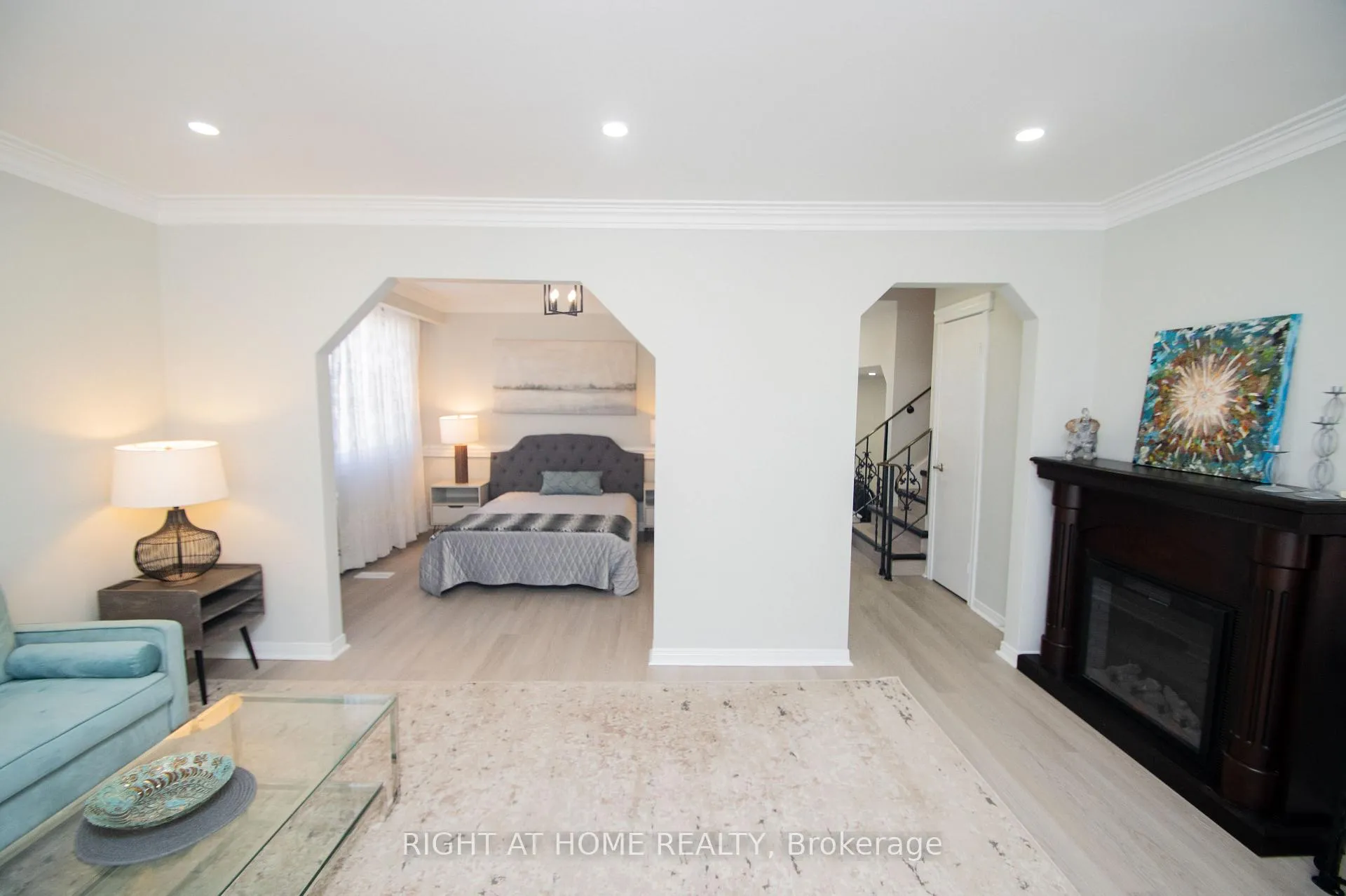 Photo 6 of 6807 Corwin Crescent, Niagara Falls, Dorchester — HOMEH