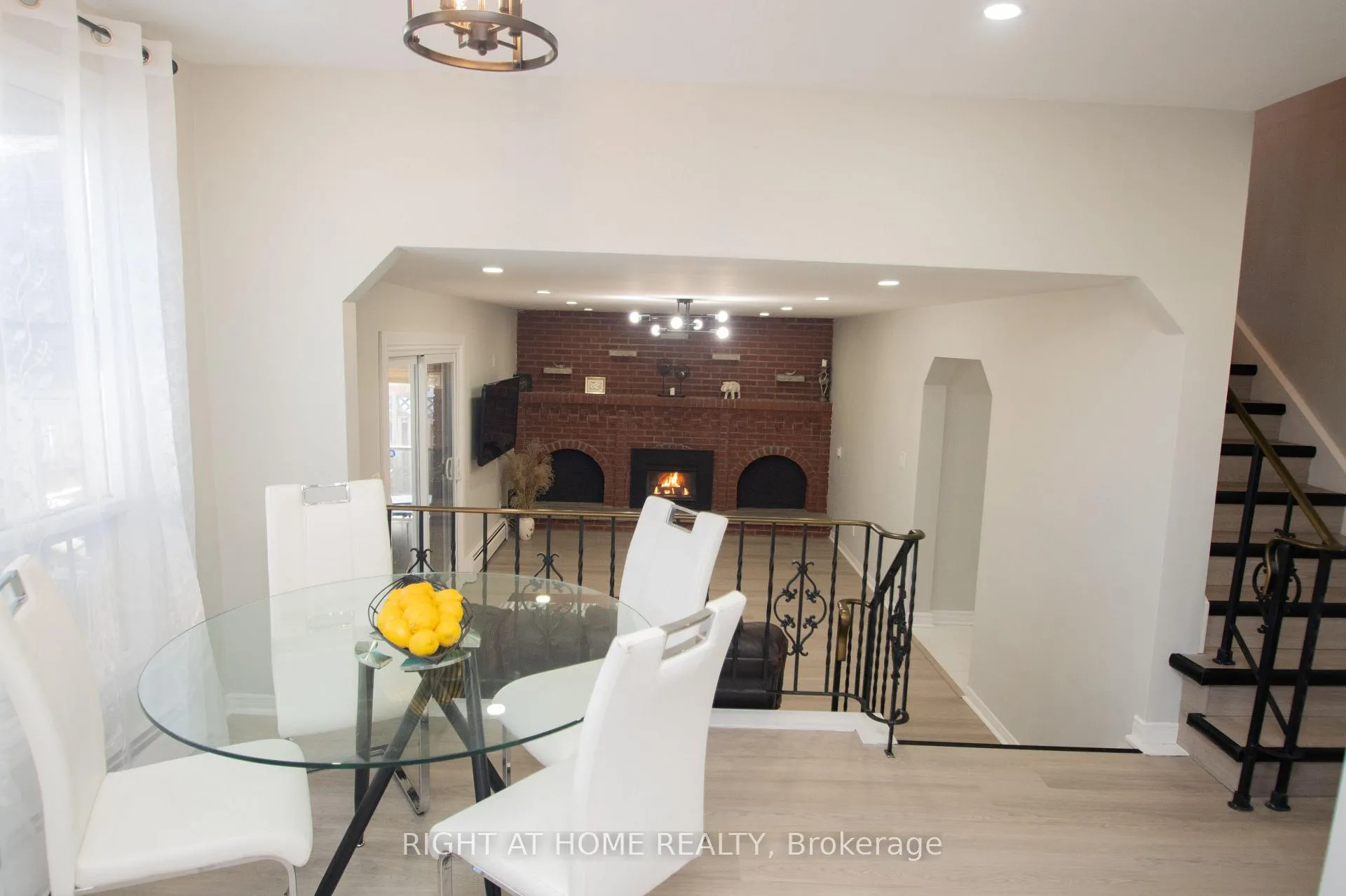 Photo 11 of 6807 Corwin Crescent, Niagara Falls, Dorchester — HOMEH