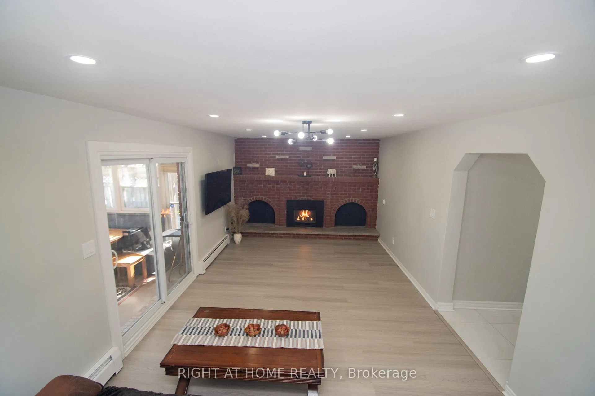 Photo 14 of 6807 Corwin Crescent, Niagara Falls, Dorchester — HOMEH