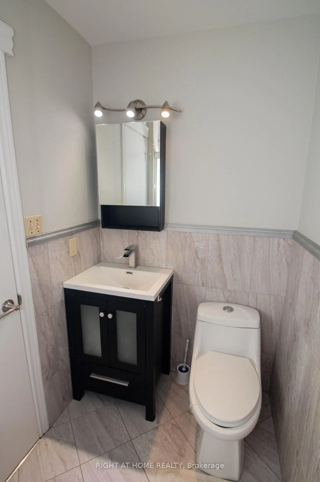Photo 15 of 6807 Corwin Crescent, Niagara Falls, Dorchester — HOMEH