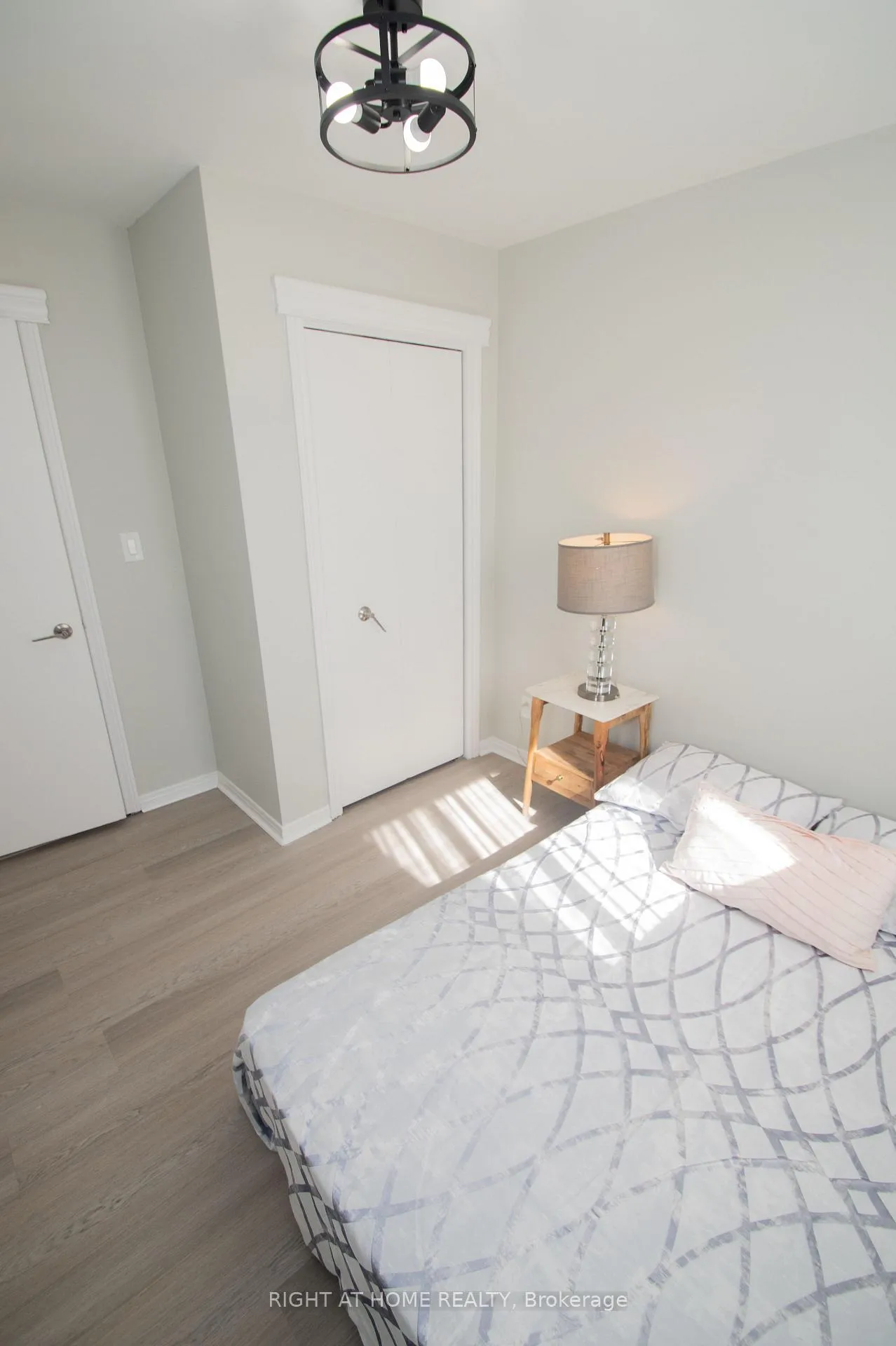Photo 20 of 6807 Corwin Crescent, Niagara Falls, Dorchester — HOMEH
