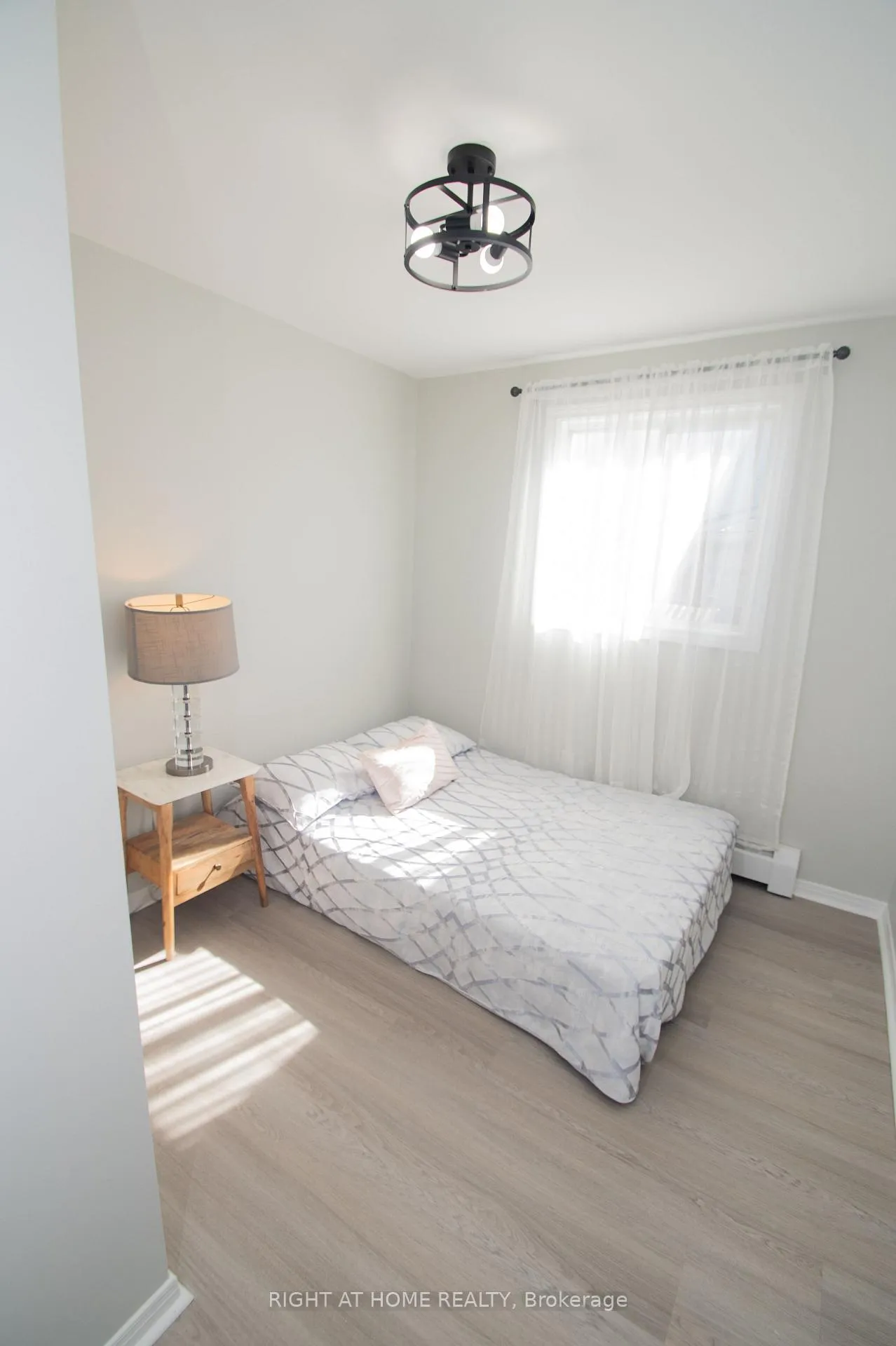 Photo 21 of 6807 Corwin Crescent, Niagara Falls, Dorchester — HOMEH