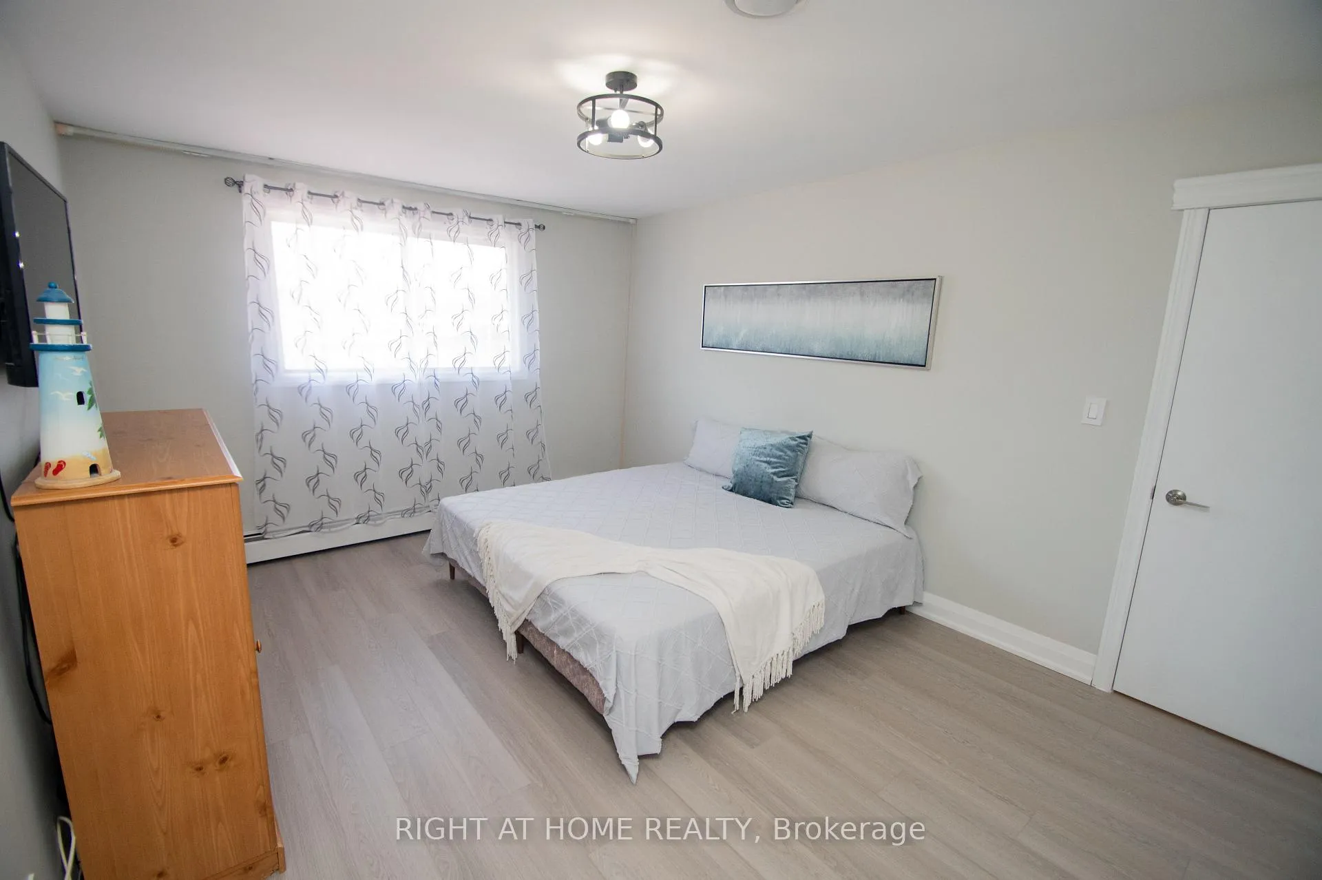 Photo 26 of 6807 Corwin Crescent, Niagara Falls, Dorchester — HOMEH