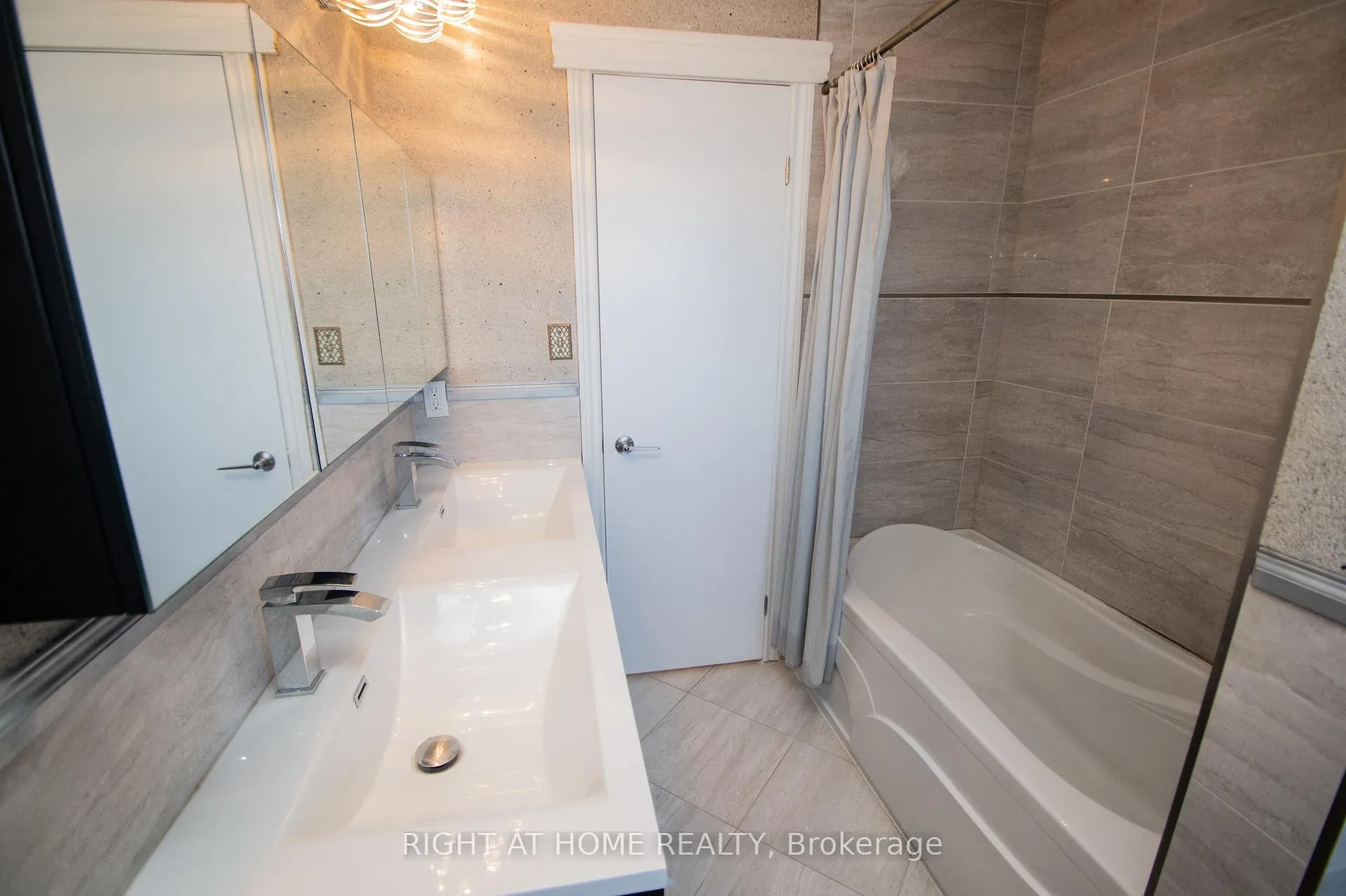 Photo 28 of 6807 Corwin Crescent, Niagara Falls, Dorchester — HOMEH