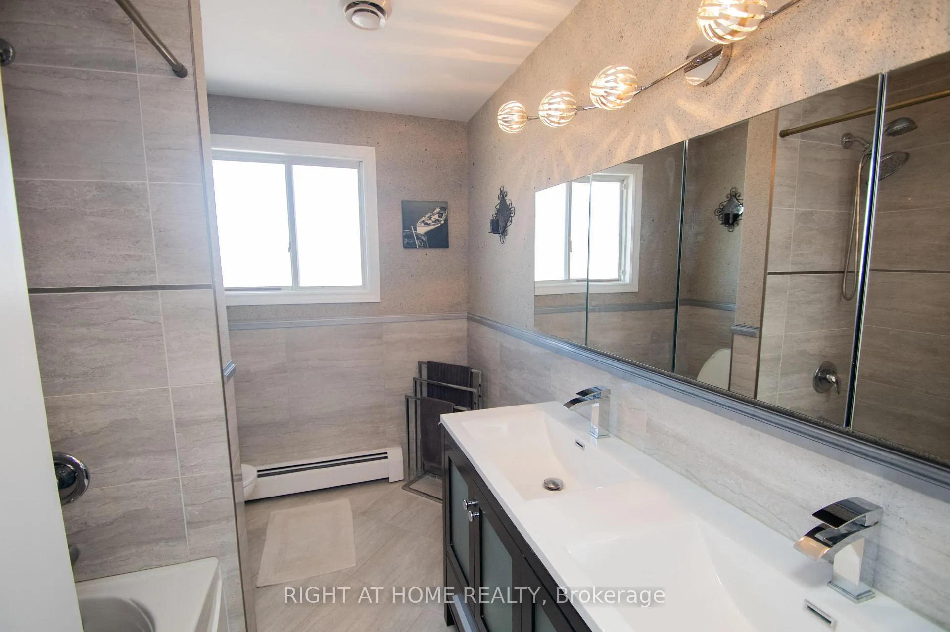 Photo 33 of 6807 Corwin Crescent, Niagara Falls, Dorchester — HOMEH