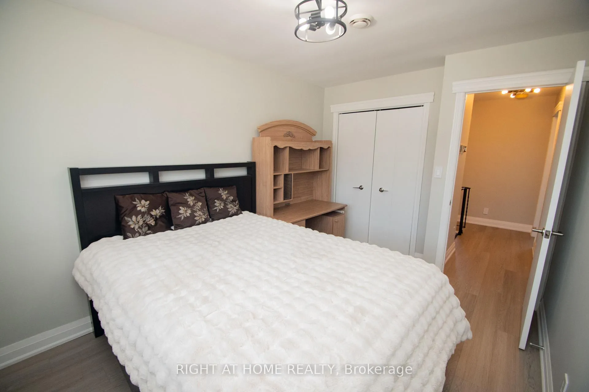 Photo 35 of 6807 Corwin Crescent, Niagara Falls, Dorchester — HOMEH