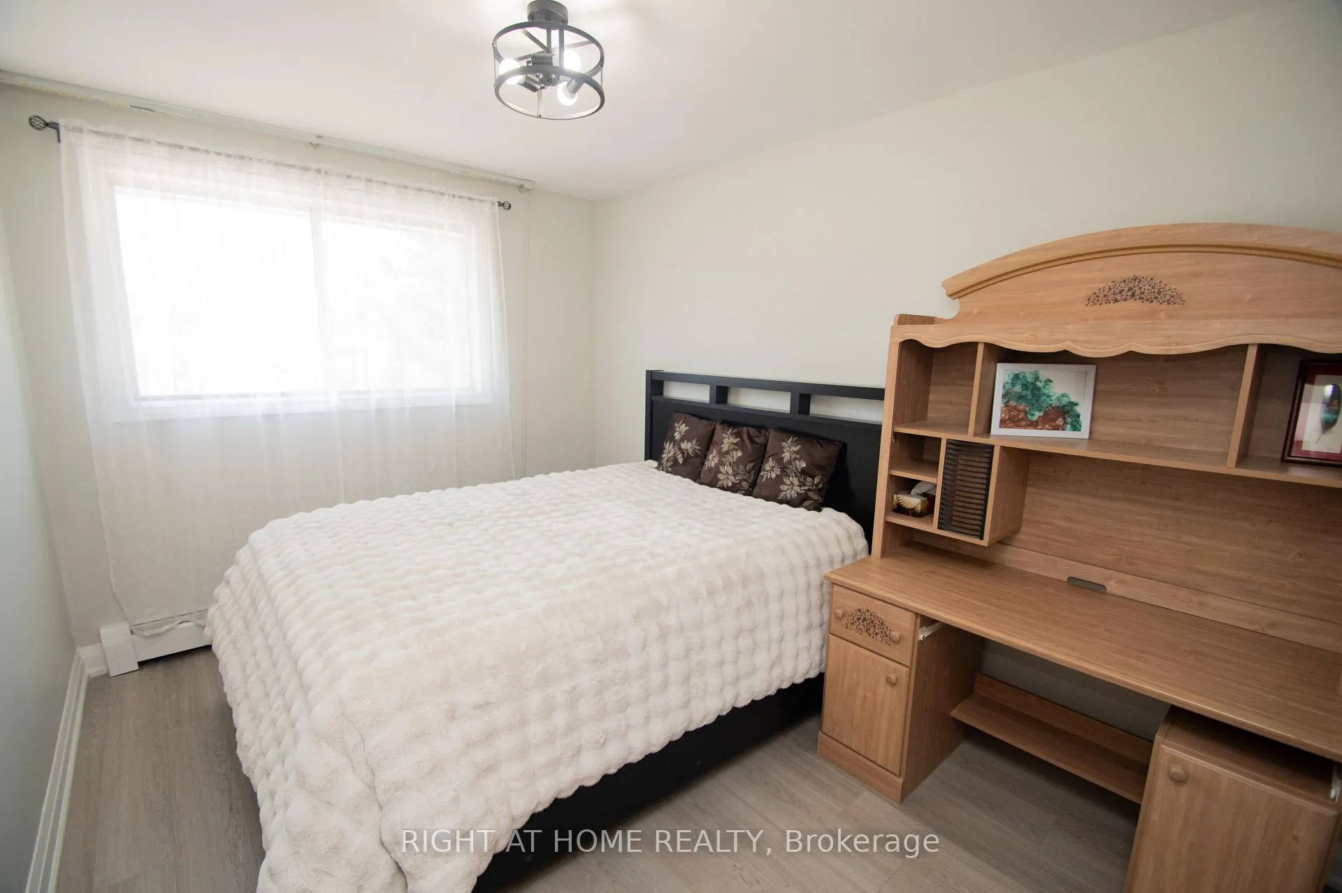 Photo 36 of 6807 Corwin Crescent, Niagara Falls, Dorchester — HOMEH