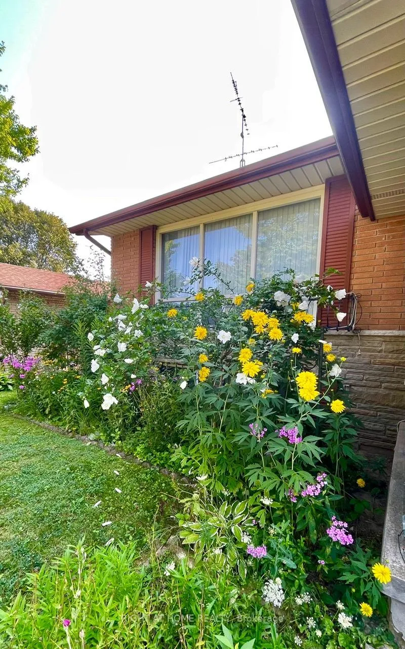 Photo 49 of 6807 Corwin Crescent, Niagara Falls, Dorchester — HOMEH