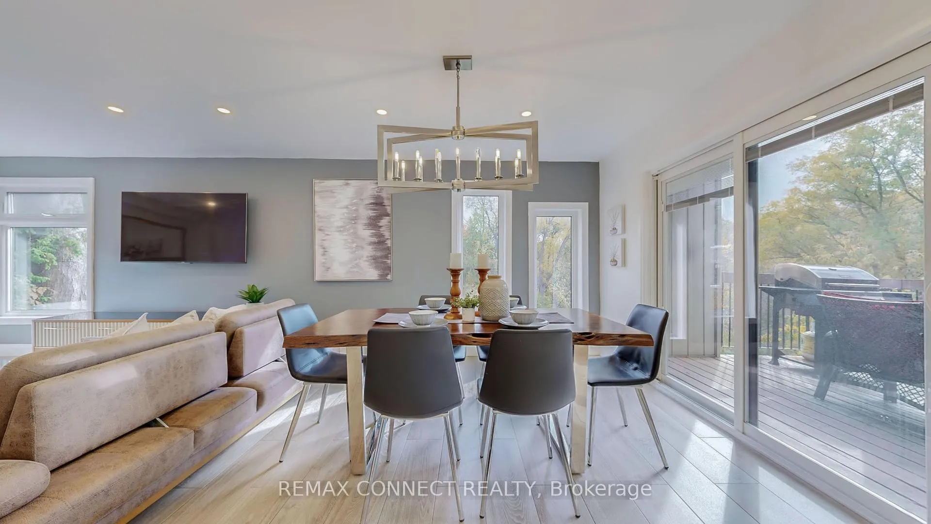 Photo 8 of 1406 Old Forest Road, Pickering, Woodlands — HOMEH