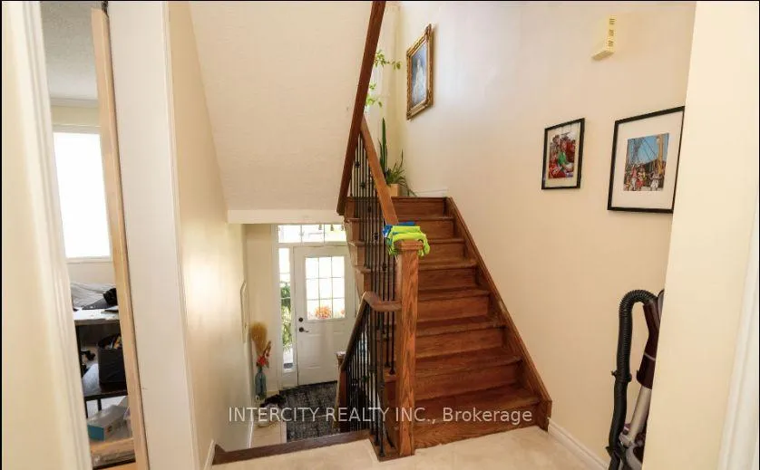 Photo 4 of 32 Waterview Road, Wasaga Beach — HOMEH