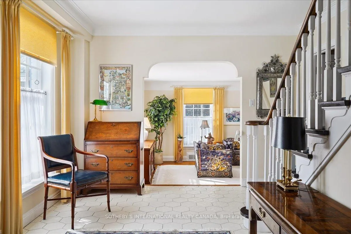 Photo 3 of 5 Moorehill Drive, Toronto, Leaside — HOMEH