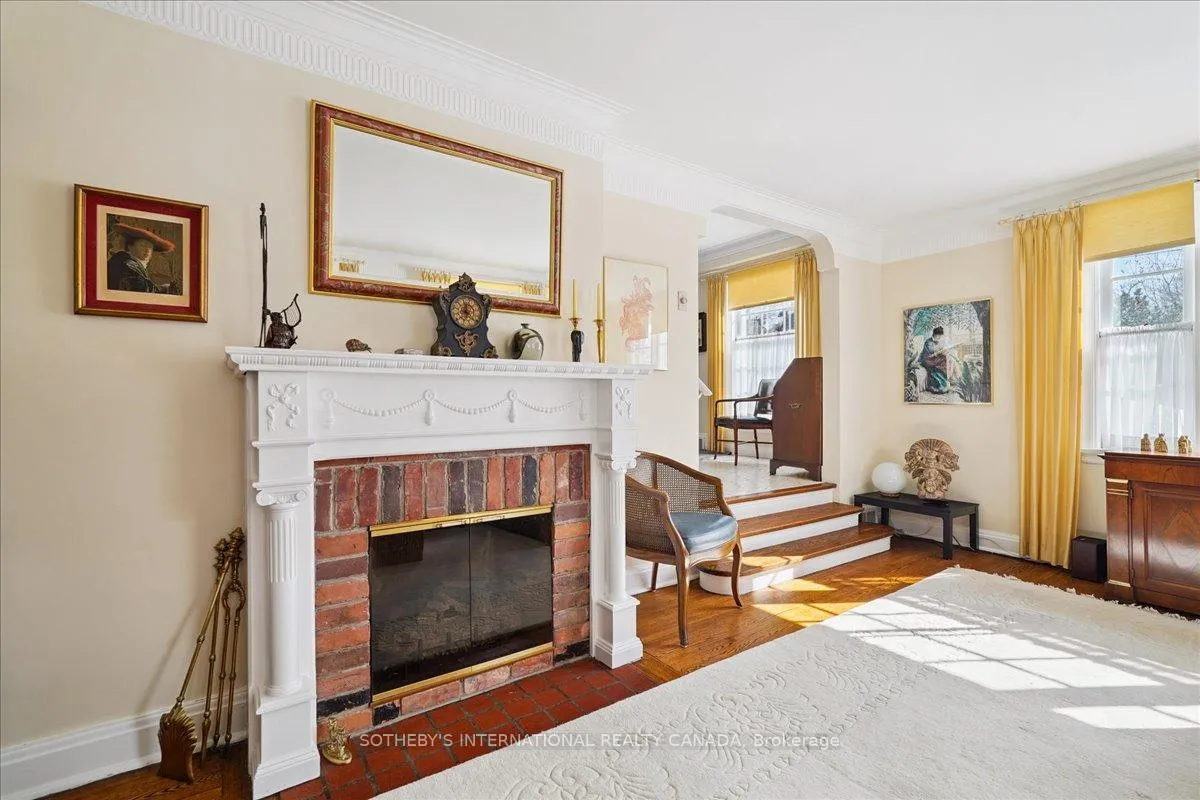 Photo 6 of 5 Moorehill Drive, Toronto, Leaside — HOMEH