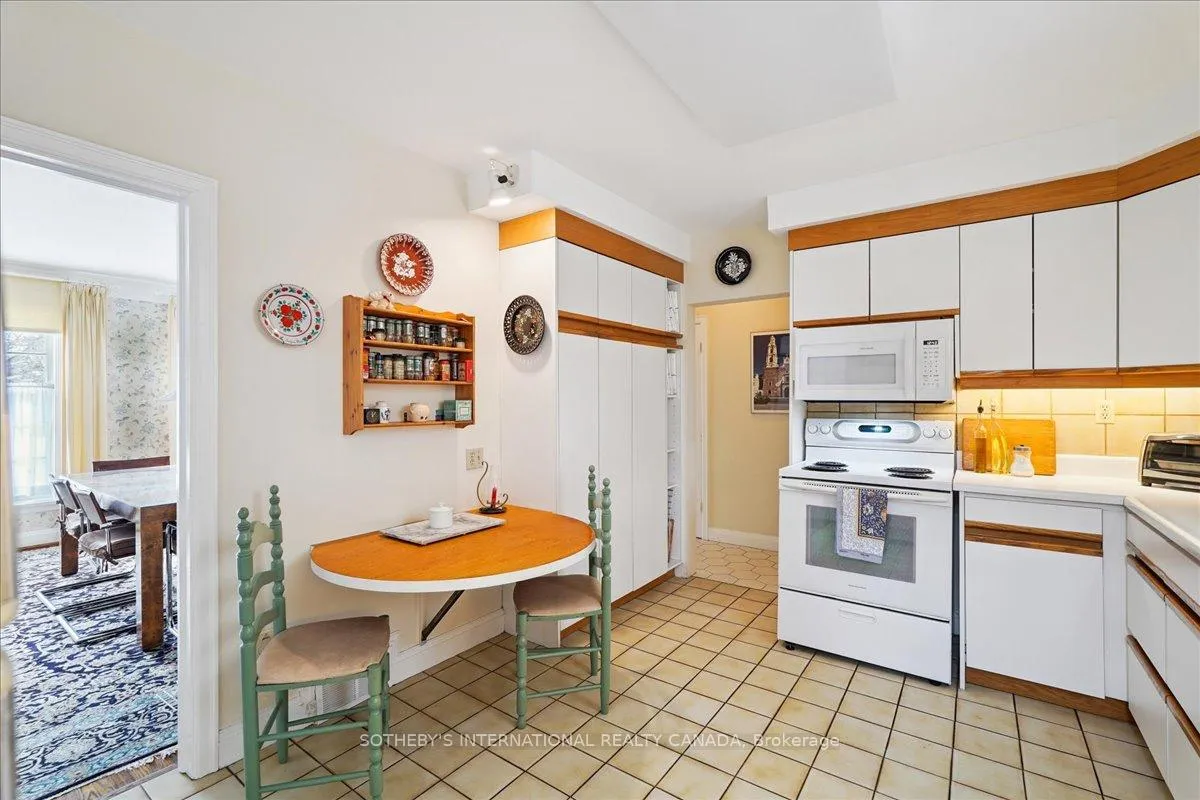Photo 11 of 5 Moorehill Drive, Toronto, Leaside — HOMEH